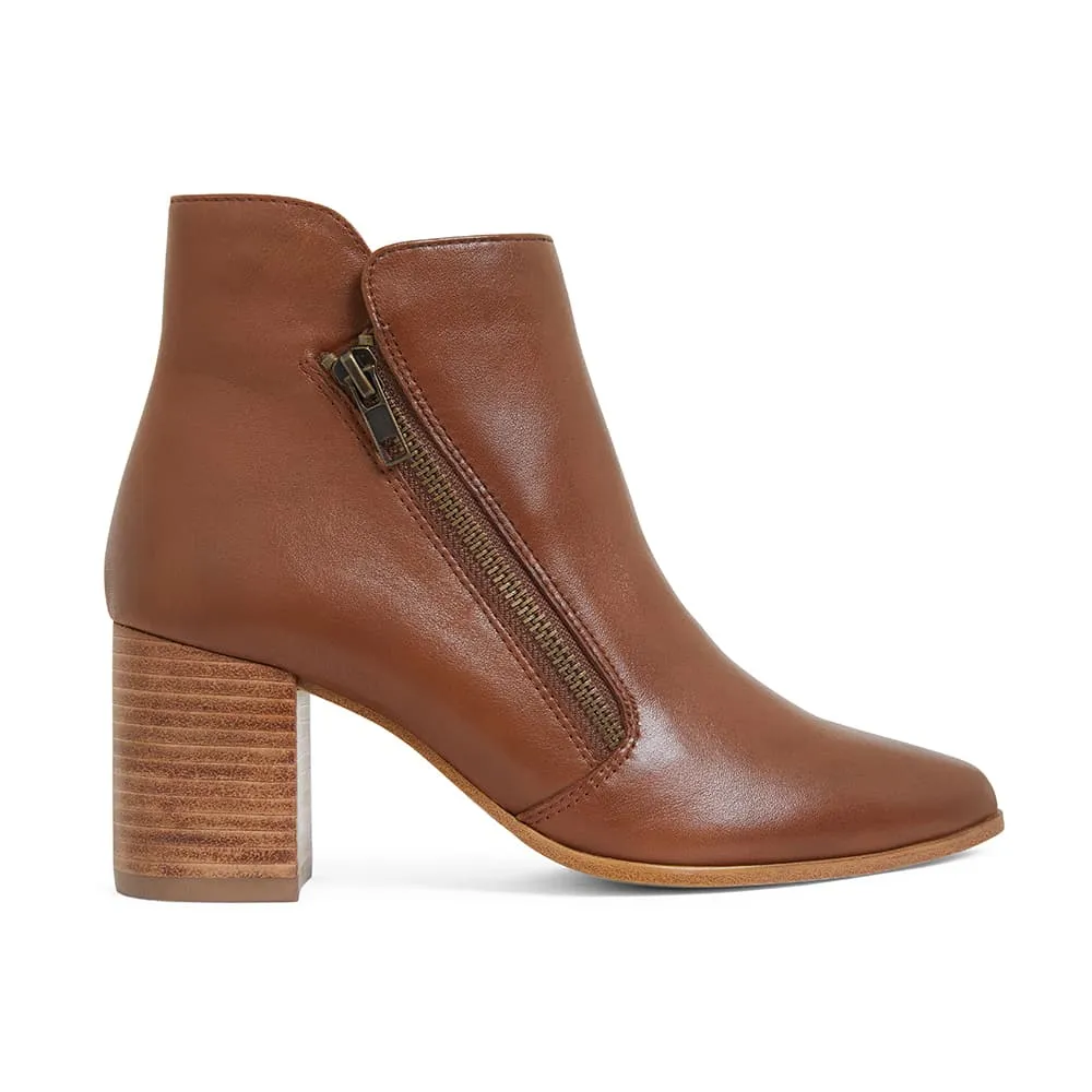 Magic Boot in Mid Brown Leather