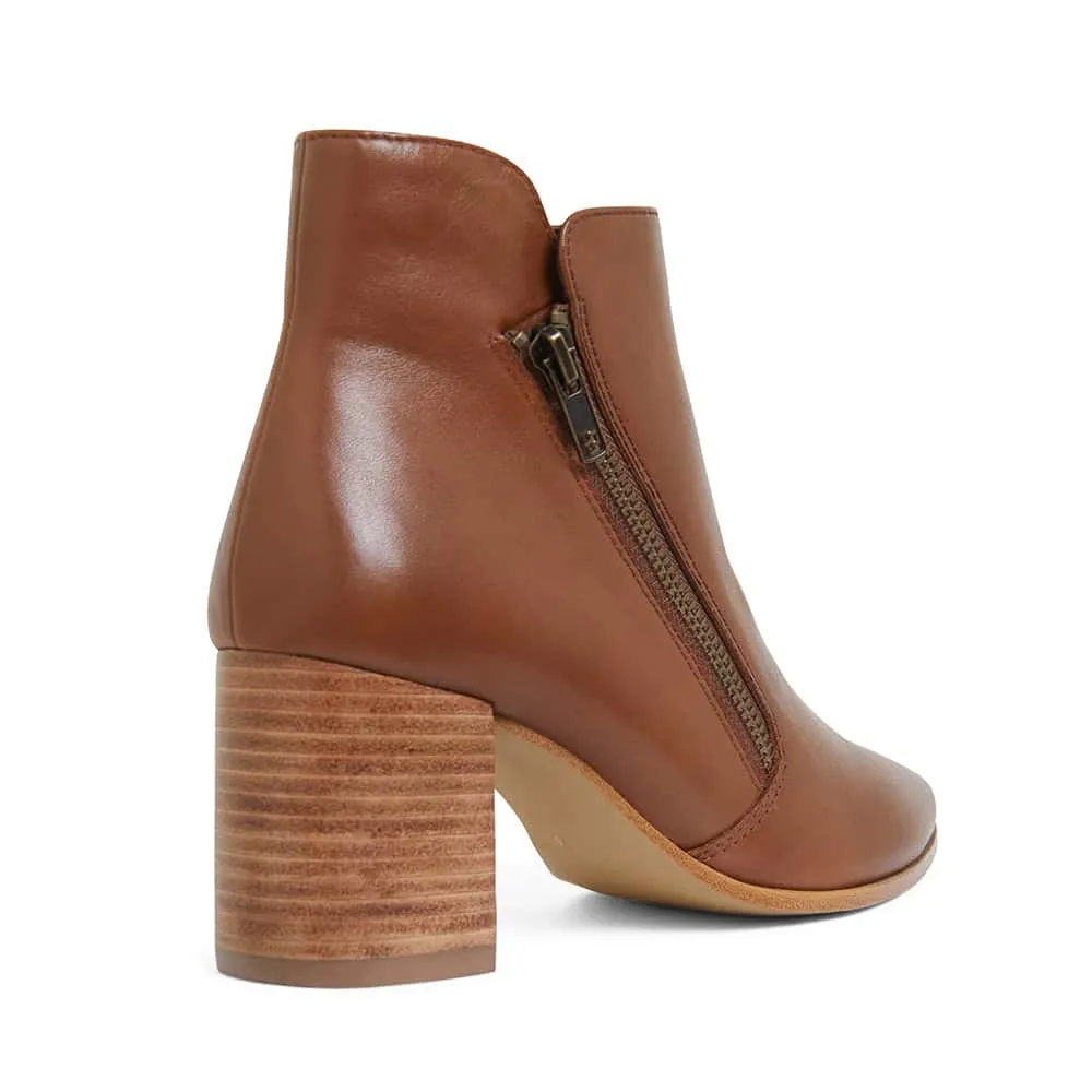 Magic Boot in Mid Brown Leather