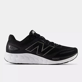 Men's 680 V8 New Balance shoe variations