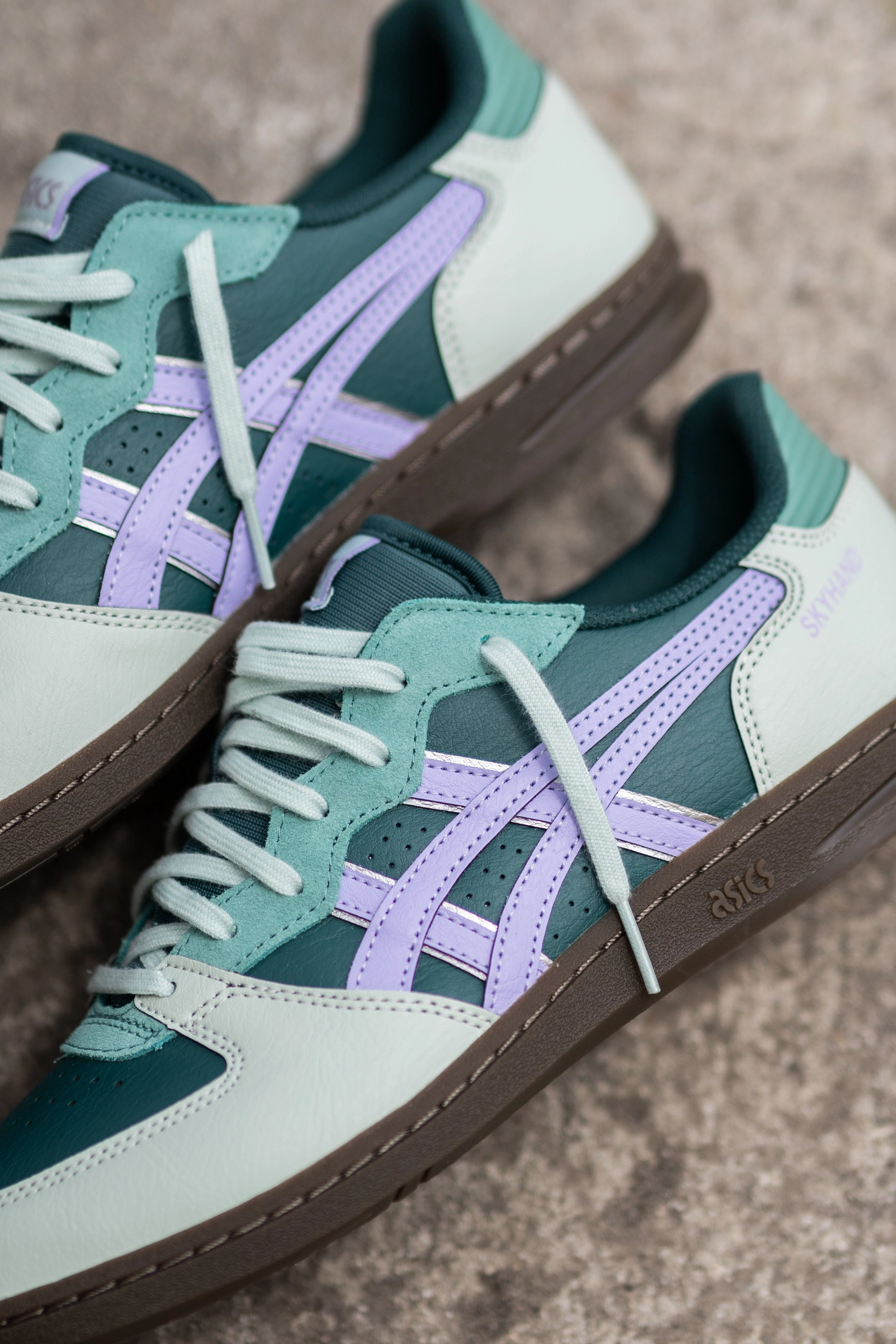Men's Asics Skyhand OG (Dark Neptune/Violet Light) running shoe close-up shots