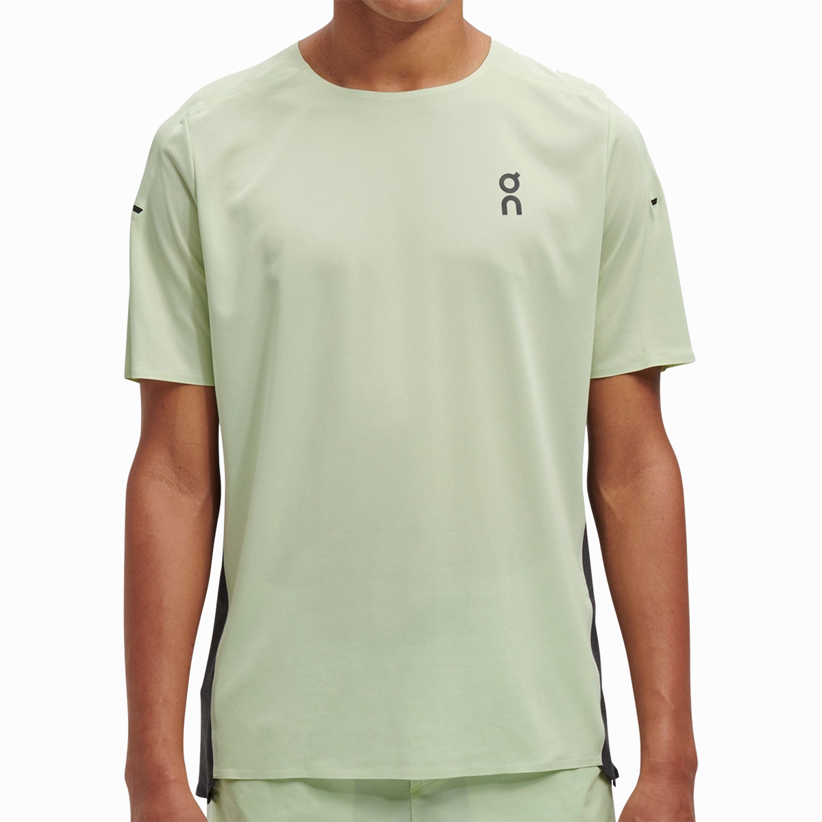 Men's Performance T On breathable road shoes with sleek design