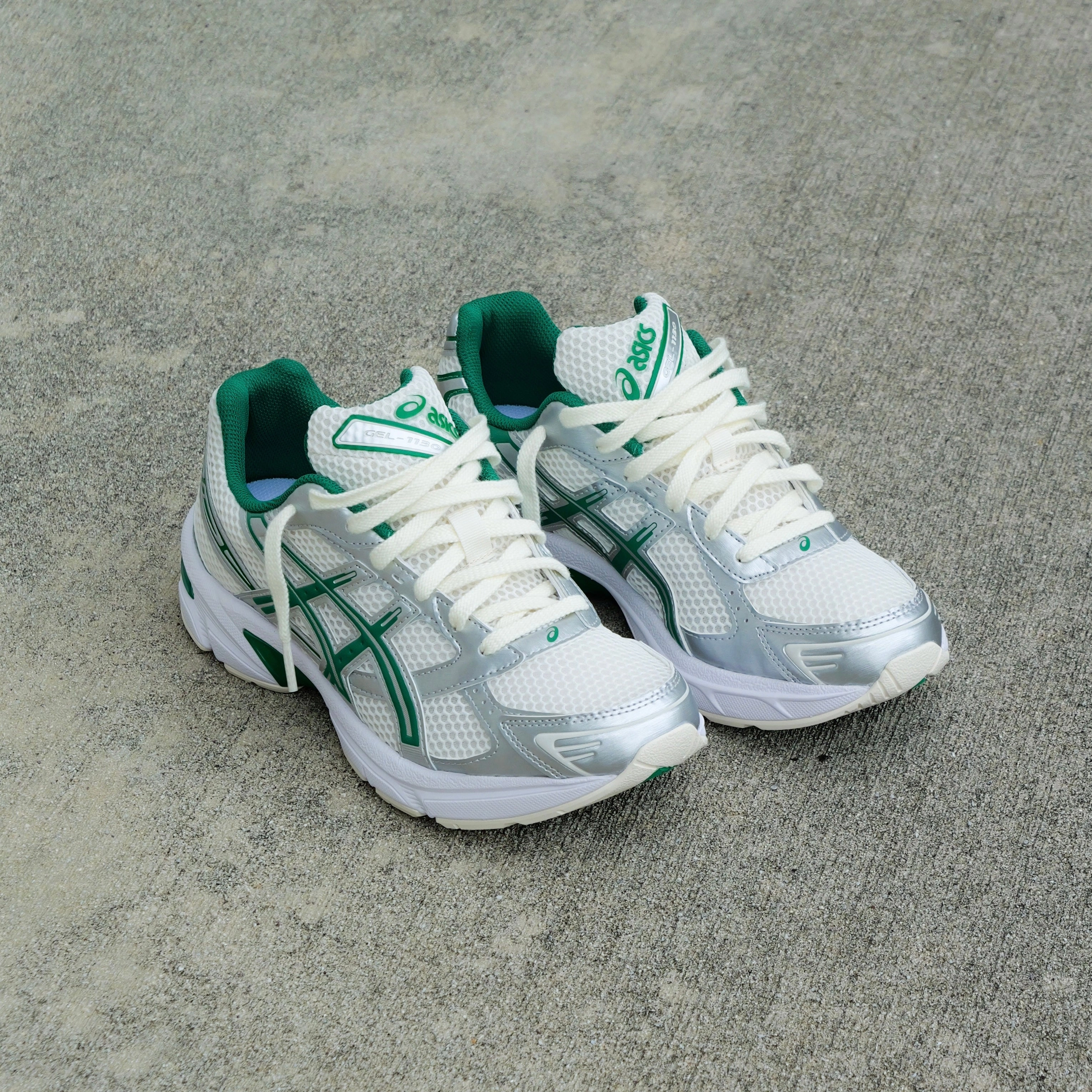 Mens Asics Gel-1130 (Cream/Kale) running shoe close-up shots