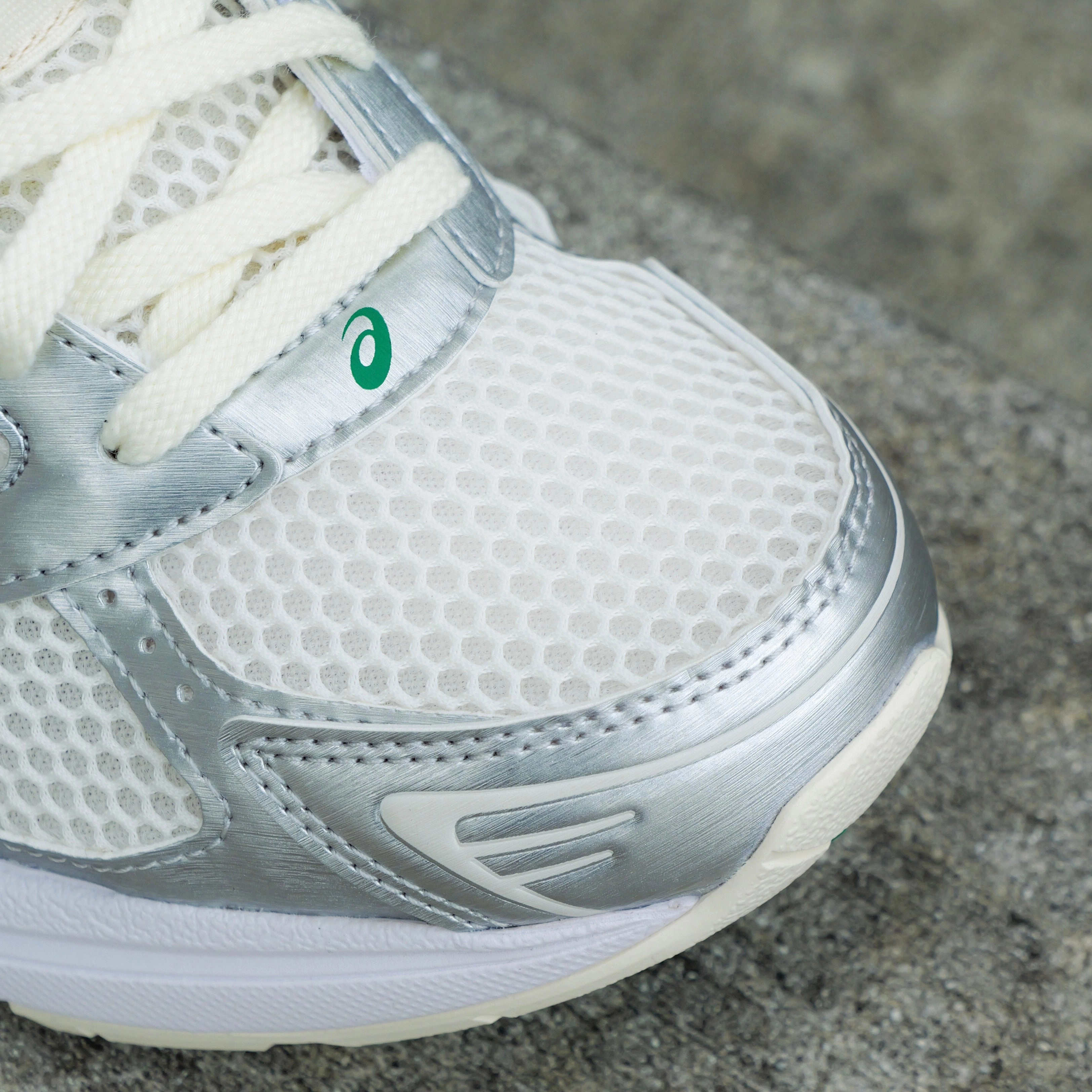 Mens Asics Gel-1130 (Cream/Kale) running shoe close-up shots
