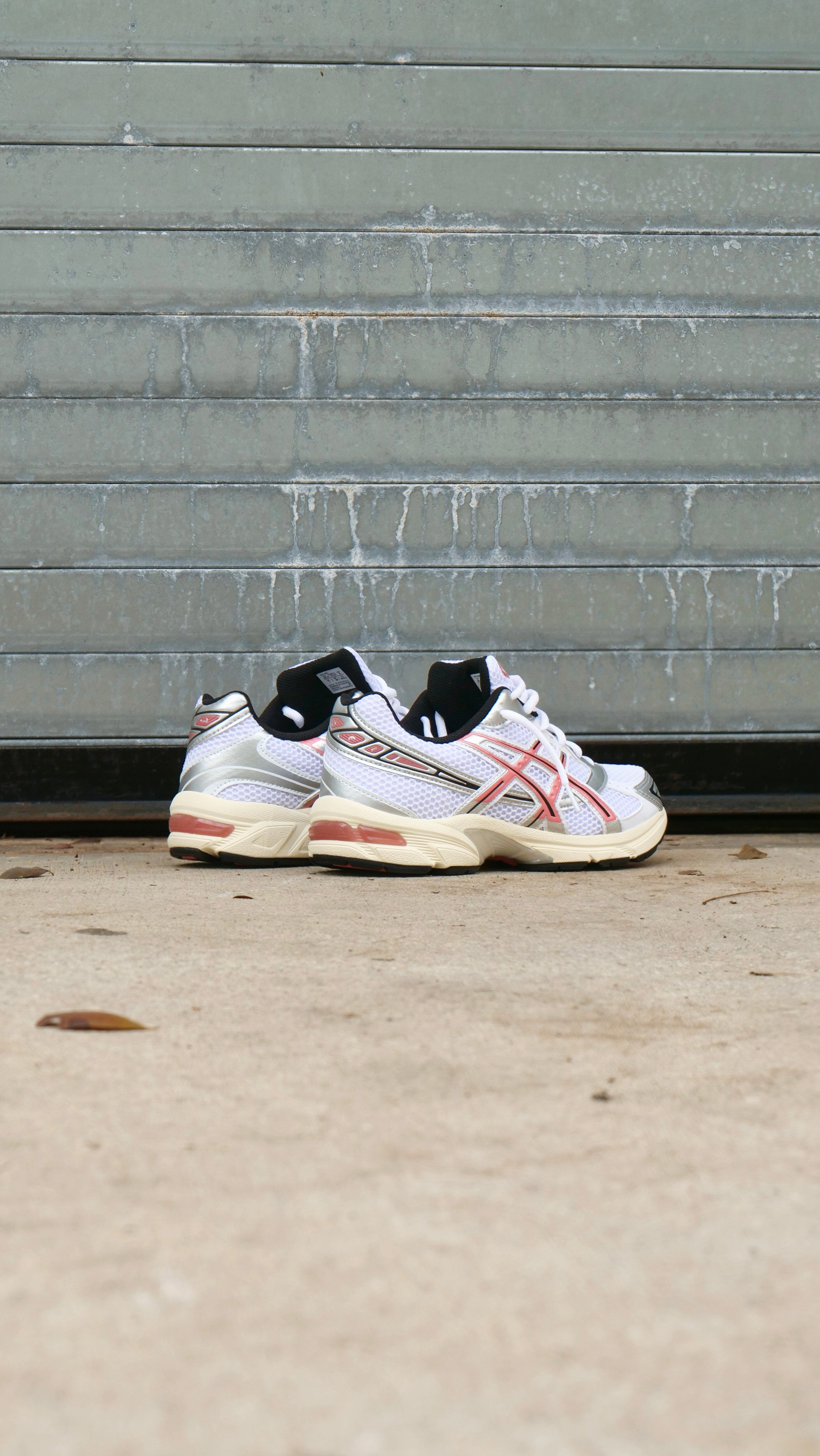 Mens Asics Gel-1130 (White/Desert Red) running shoe close-up shots