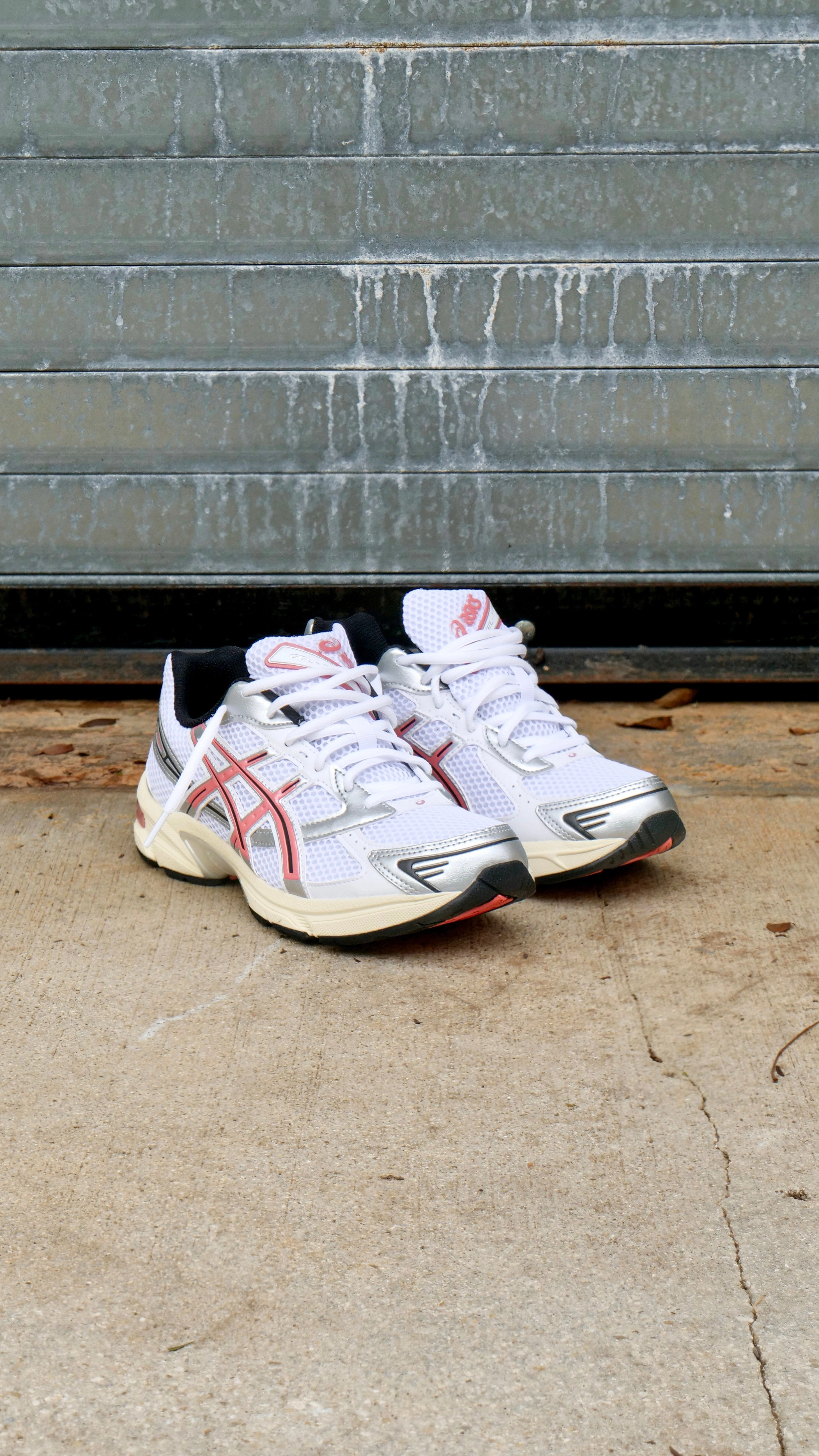 Mens Asics Gel-1130 (White/Desert Red) running shoe close-up shots