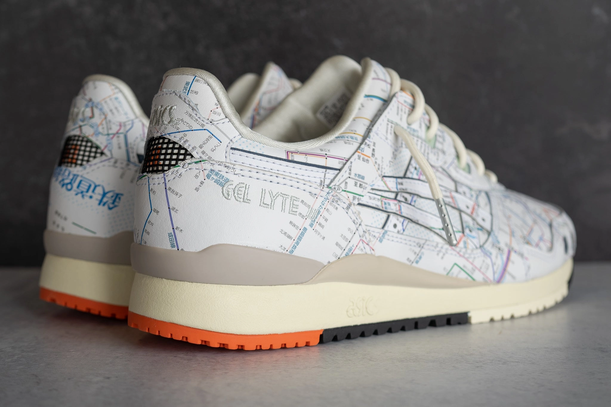 Mens Asics Gel-Lyte 3 TOKYO Subway Pack (White/Peacoat) running shoe close-up shots