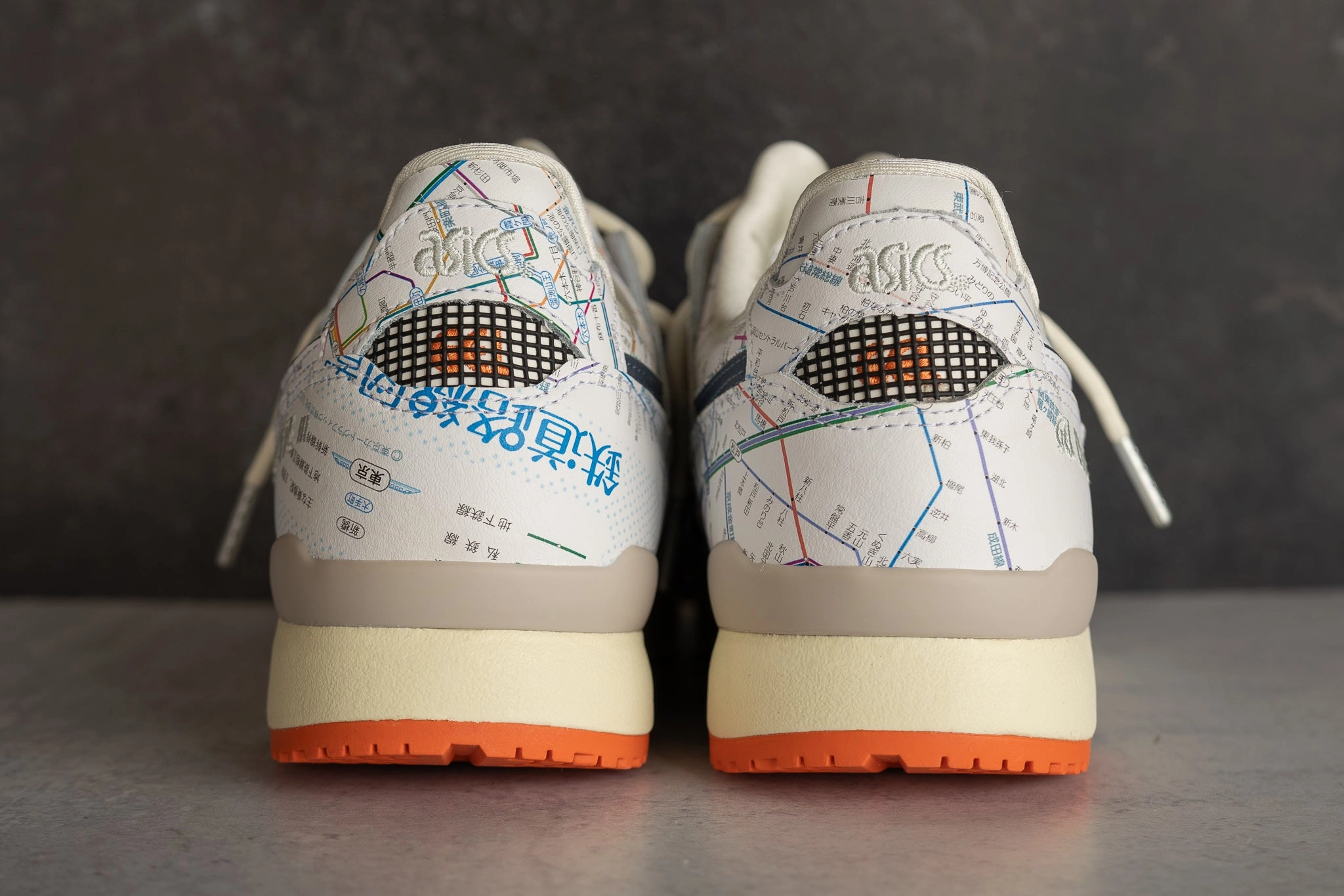 Mens Asics Gel-Lyte 3 TOKYO Subway Pack (White/Peacoat) running shoe close-up shots