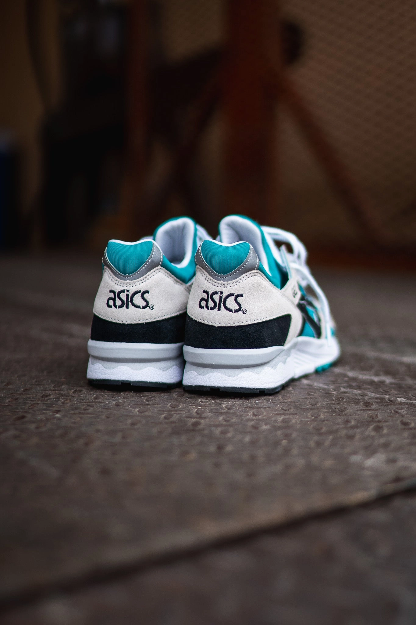 Mens Asics Gel-Lyte V (Baltic Jewel/Black) running shoe close-up shots