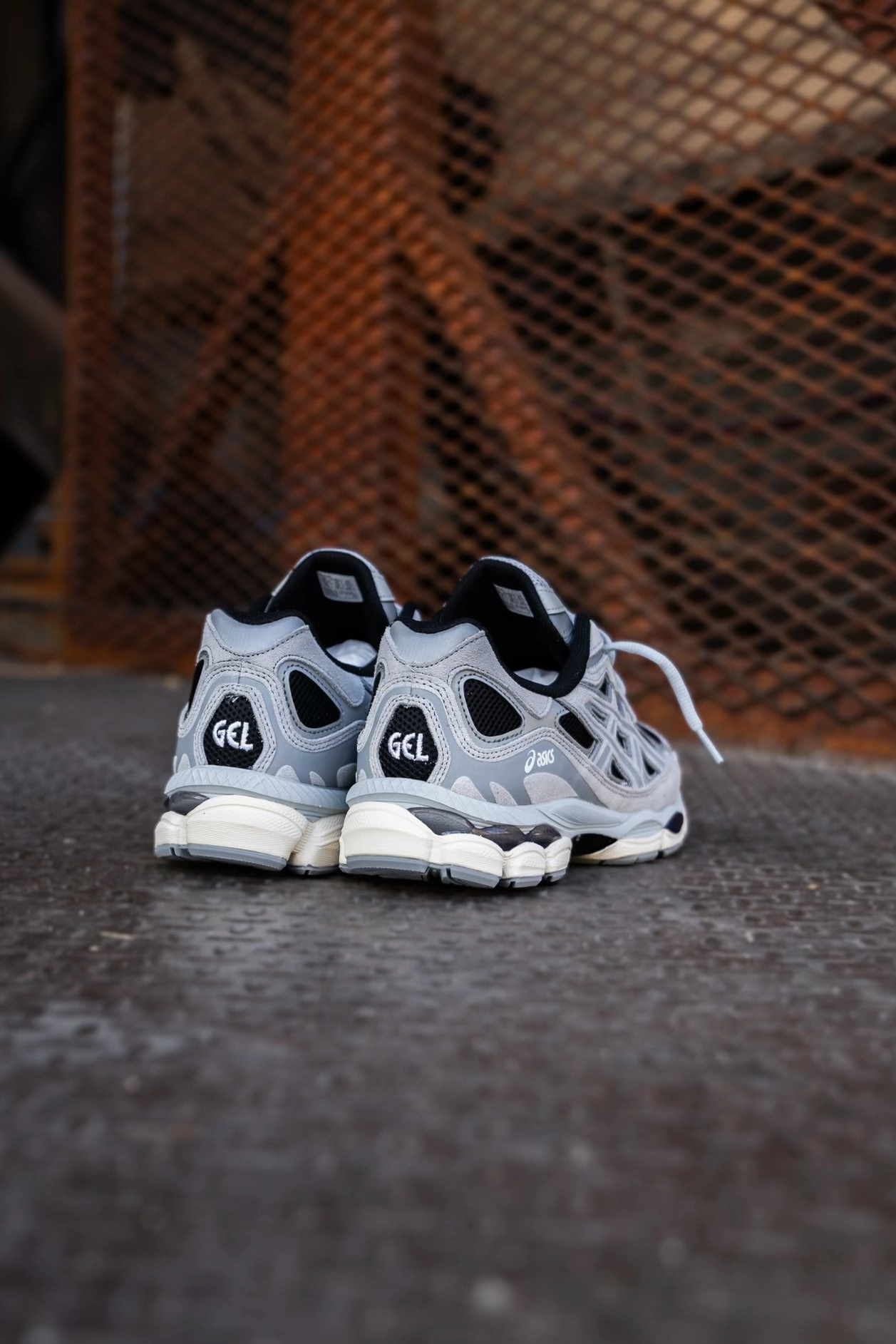 Mens Asics Gel-NYC (Black/Piedmont Grey) running shoe close-up shots