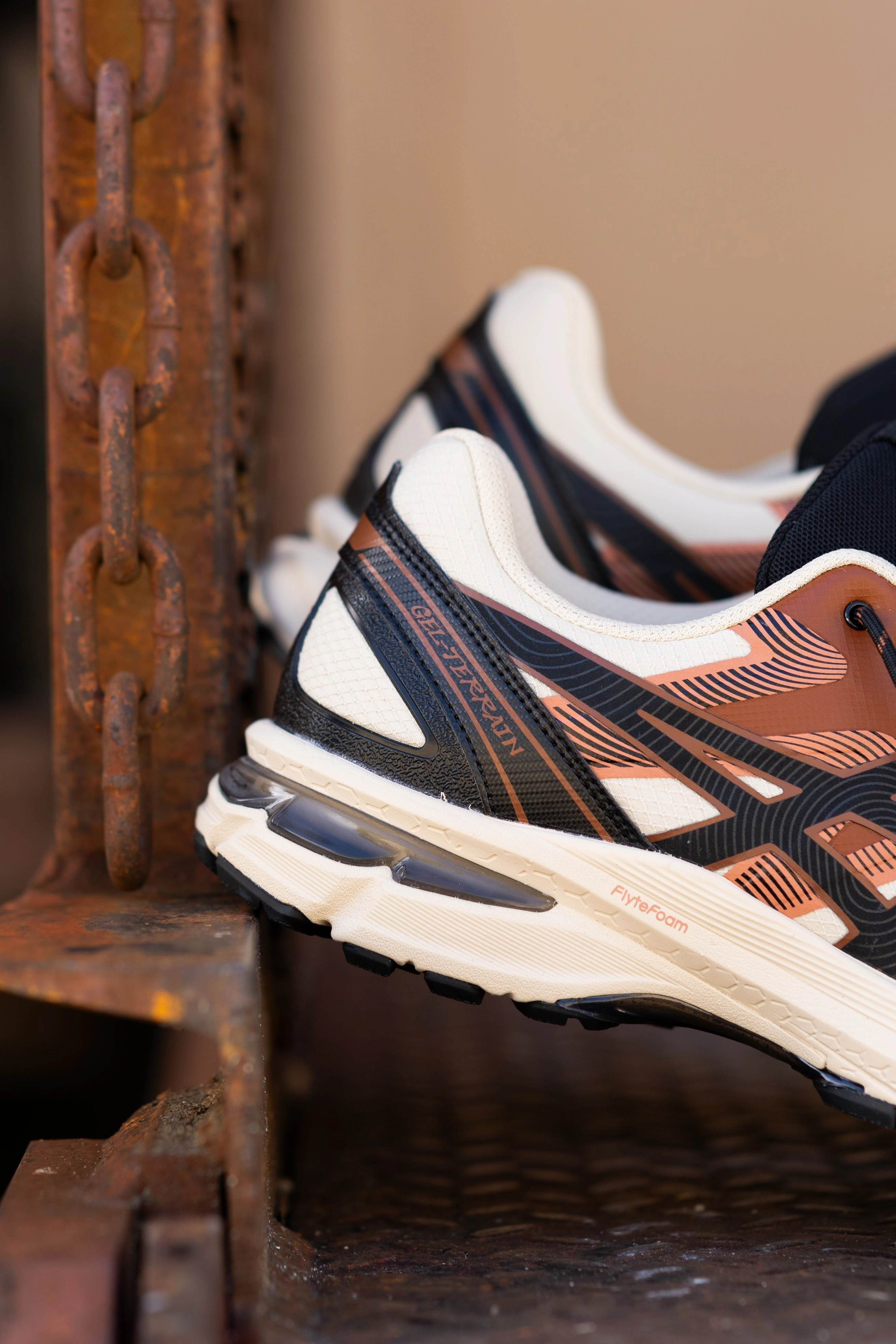 Mens Asics Gel-Terrain (Vanilla/Black) - 1203A342-250 running shoe close-up shots