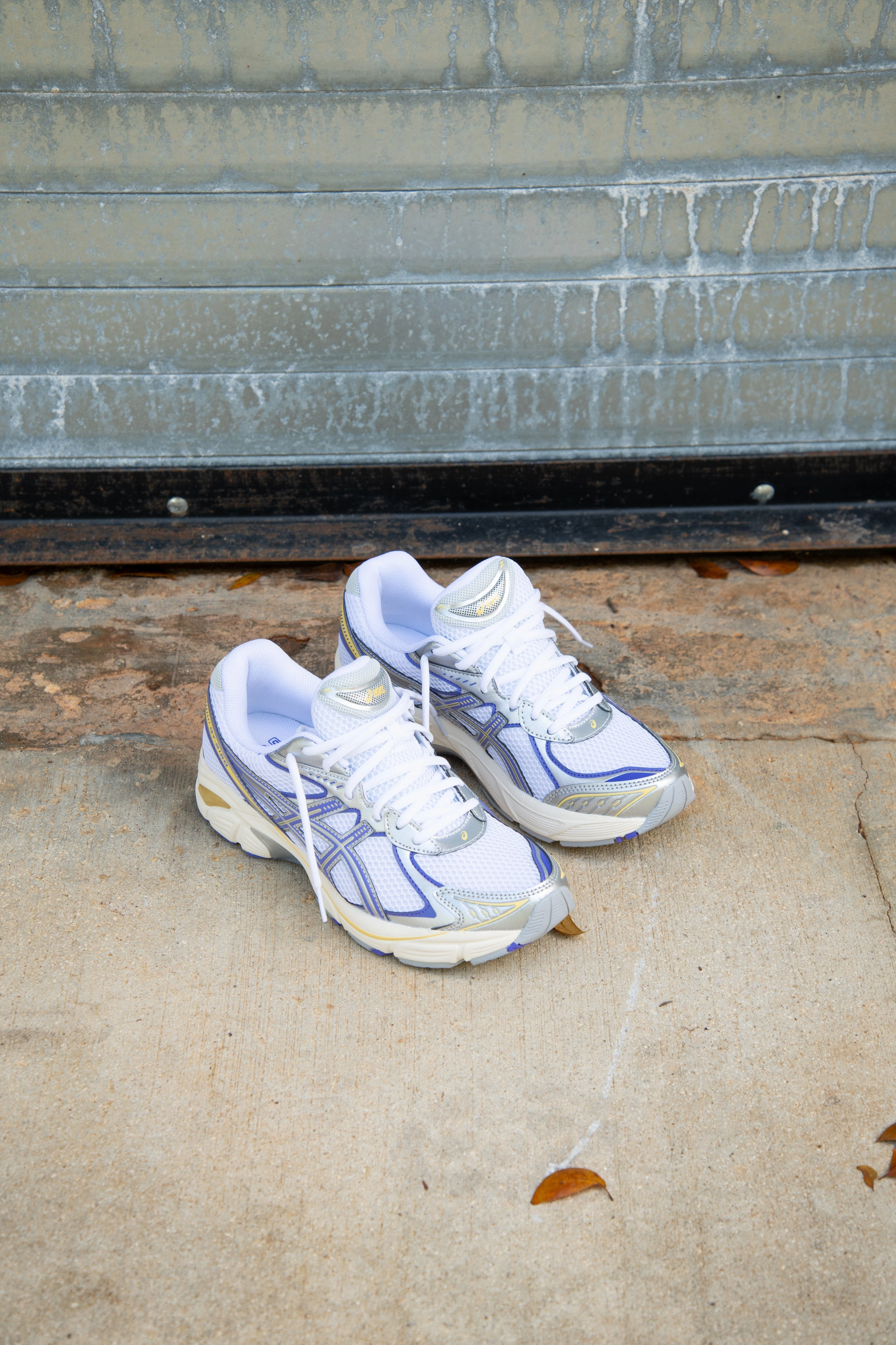 Mens Asics GT-2160 (White/Blue Violet) running shoe close-up shots
