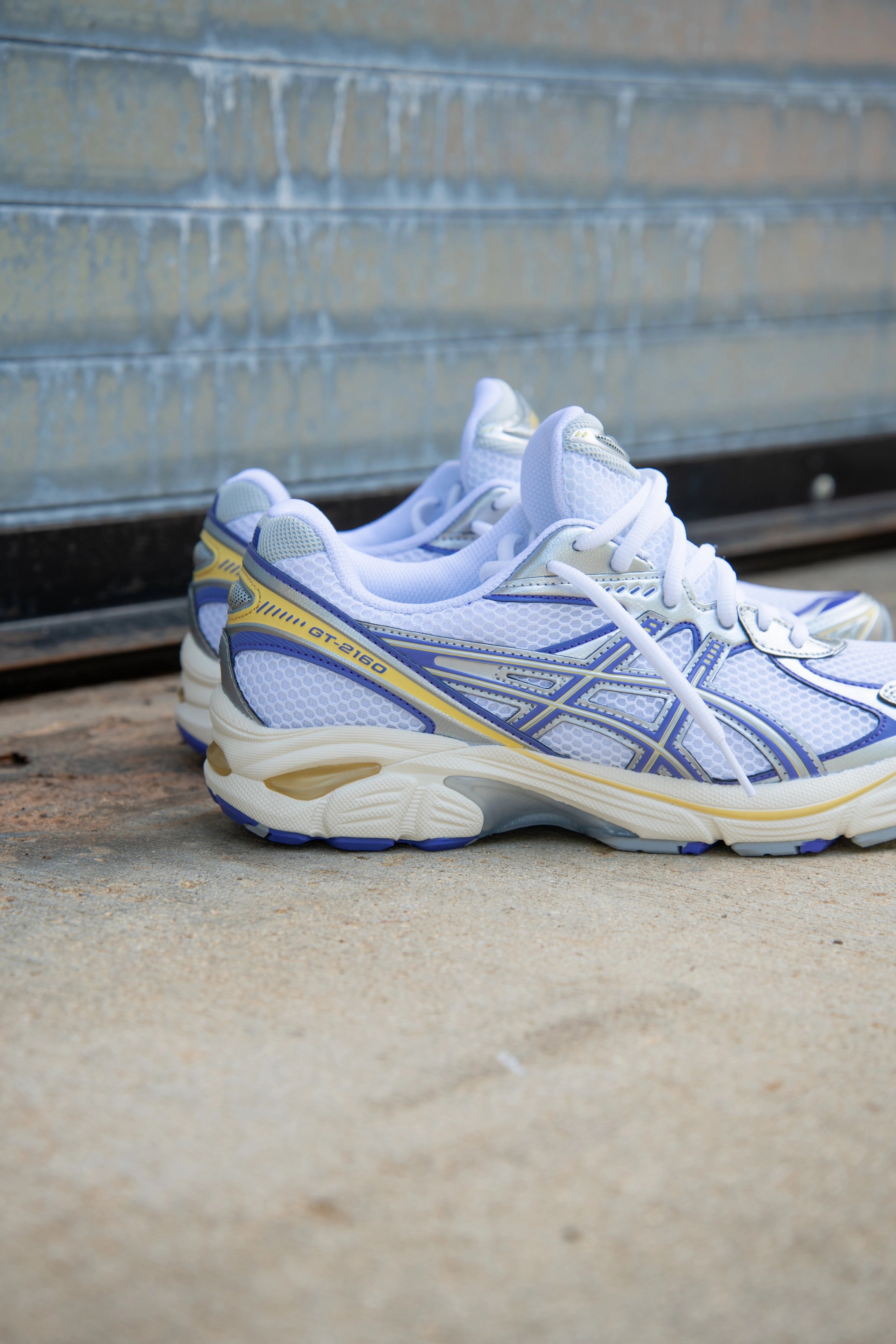 Mens Asics GT-2160 (White/Blue Violet) running shoe close-up shots