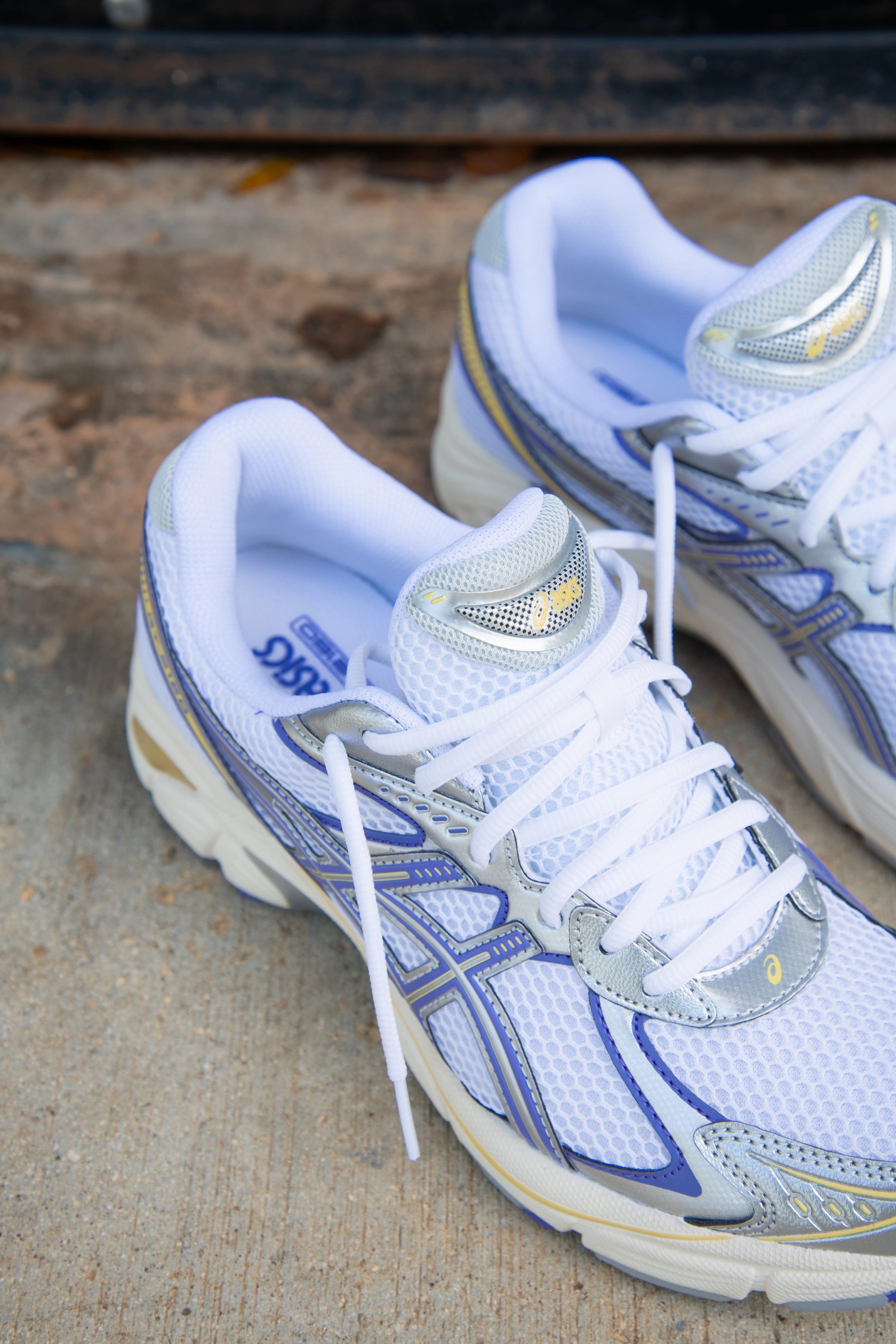 Mens Asics GT-2160 (White/Blue Violet) running shoe close-up shots
