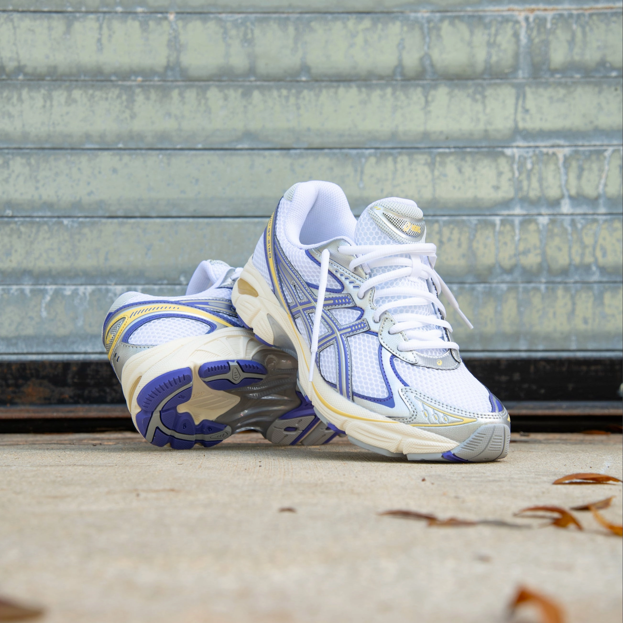 Mens Asics GT-2160 (White/Blue Violet) running shoe close-up shots
