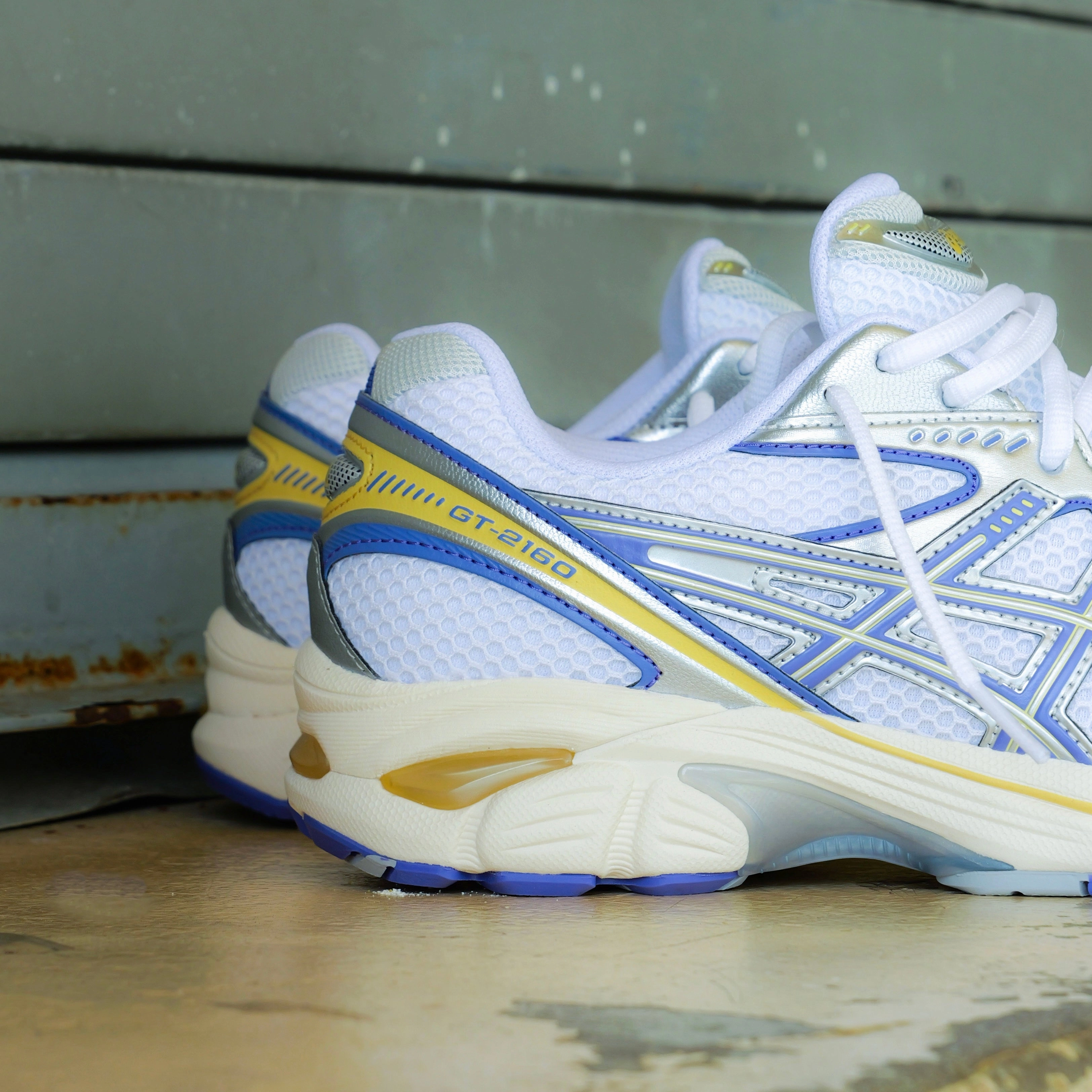 Mens Asics GT-2160 (White/Blue Violet) running shoe close-up shots