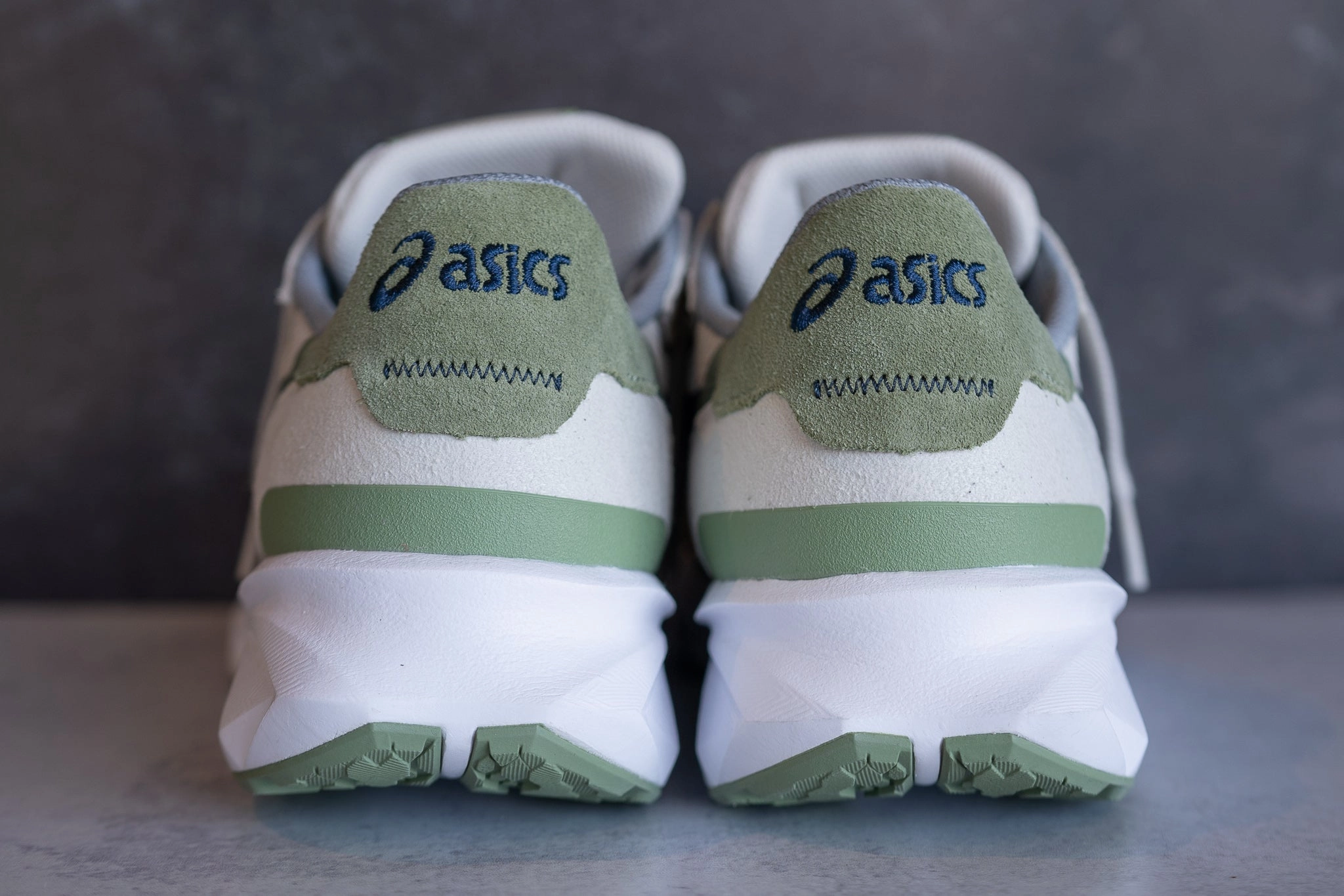 Mens Asics Tarther Blast (Stone Sage) running shoe close-up shots