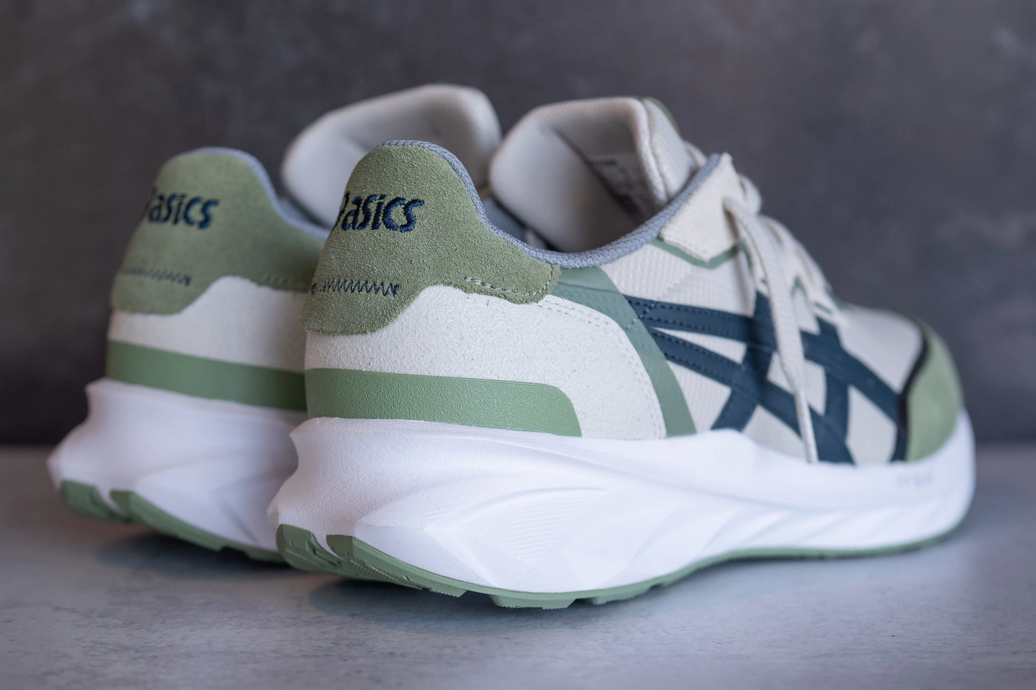 Mens Asics Tarther Blast (Stone Sage) running shoe close-up shots