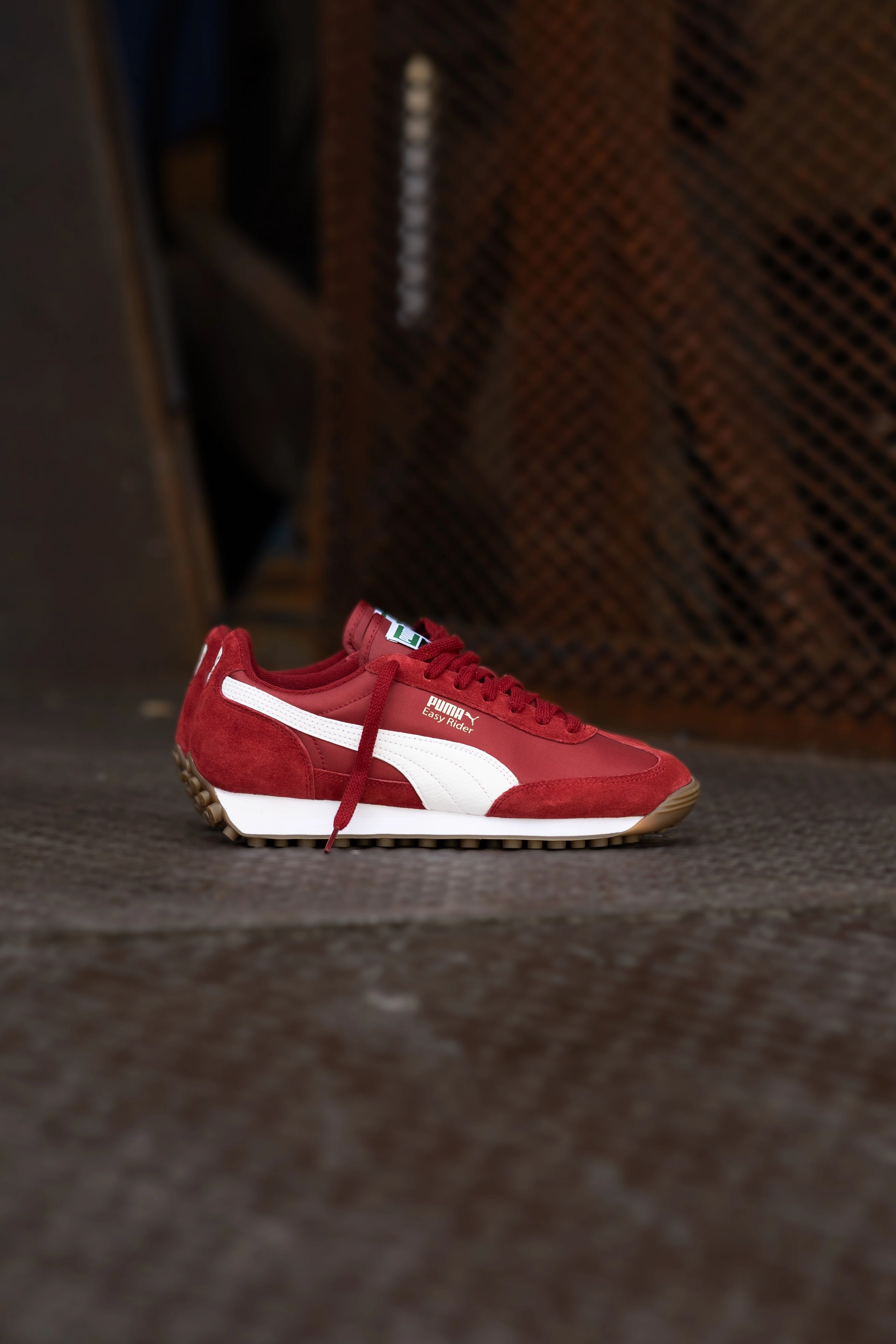 Mens Puma Easy Rider Vintage (Intense Red/Puma White) Puma athletic shoe visuals