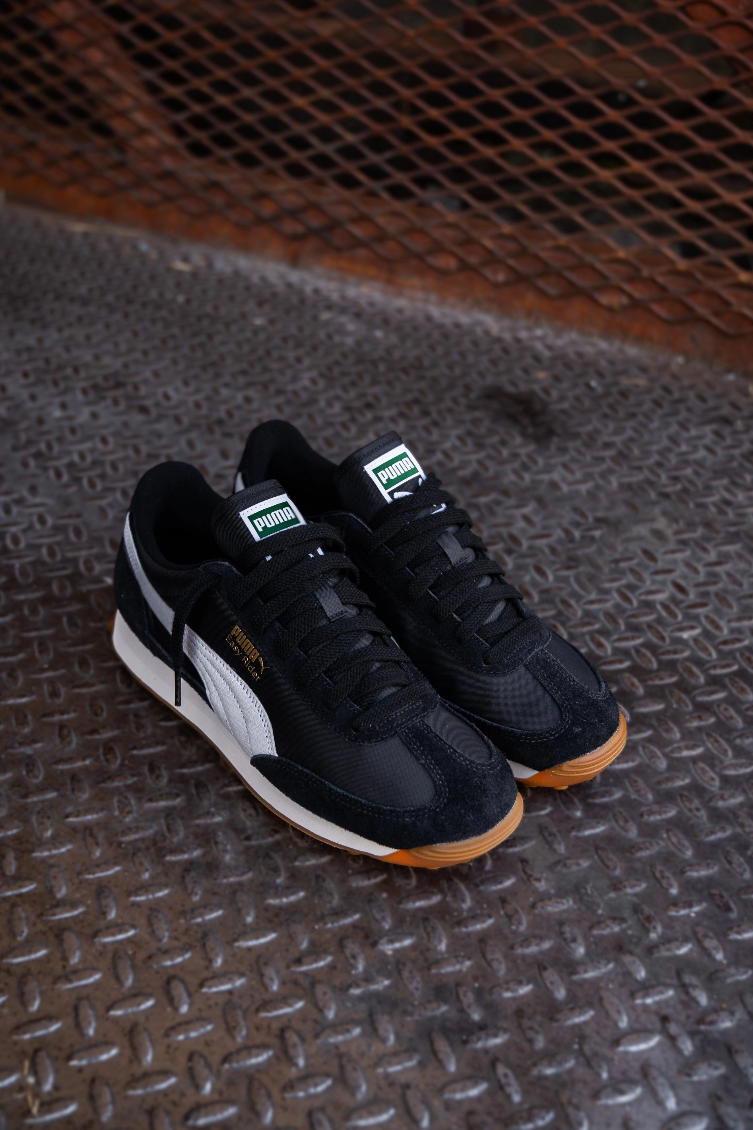 Mens Puma Easy Rider Vintage (Puma Black/Puma White) Puma athletic shoe visuals