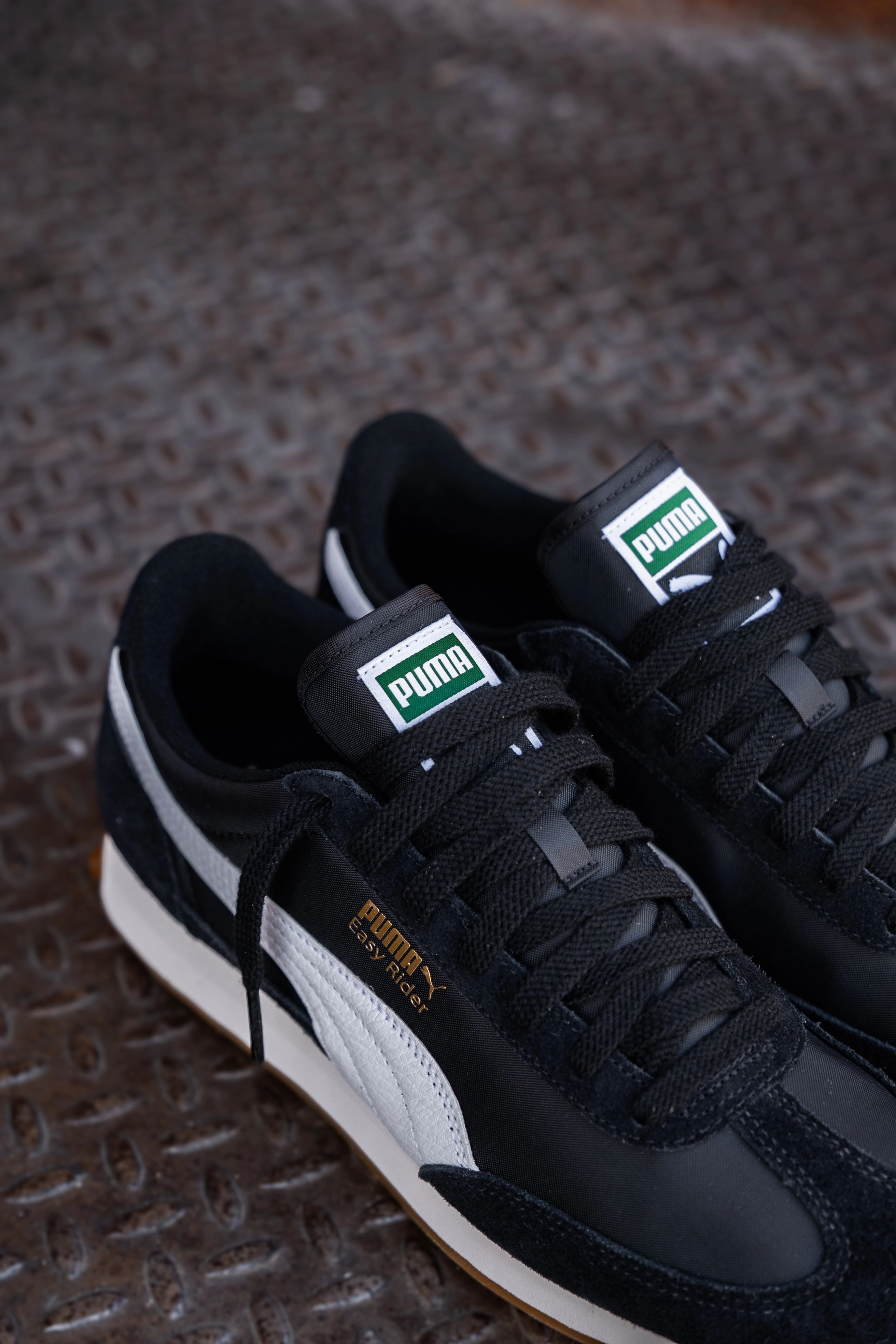 Mens Puma Easy Rider Vintage (Puma Black/Puma White) Puma athletic shoe visuals