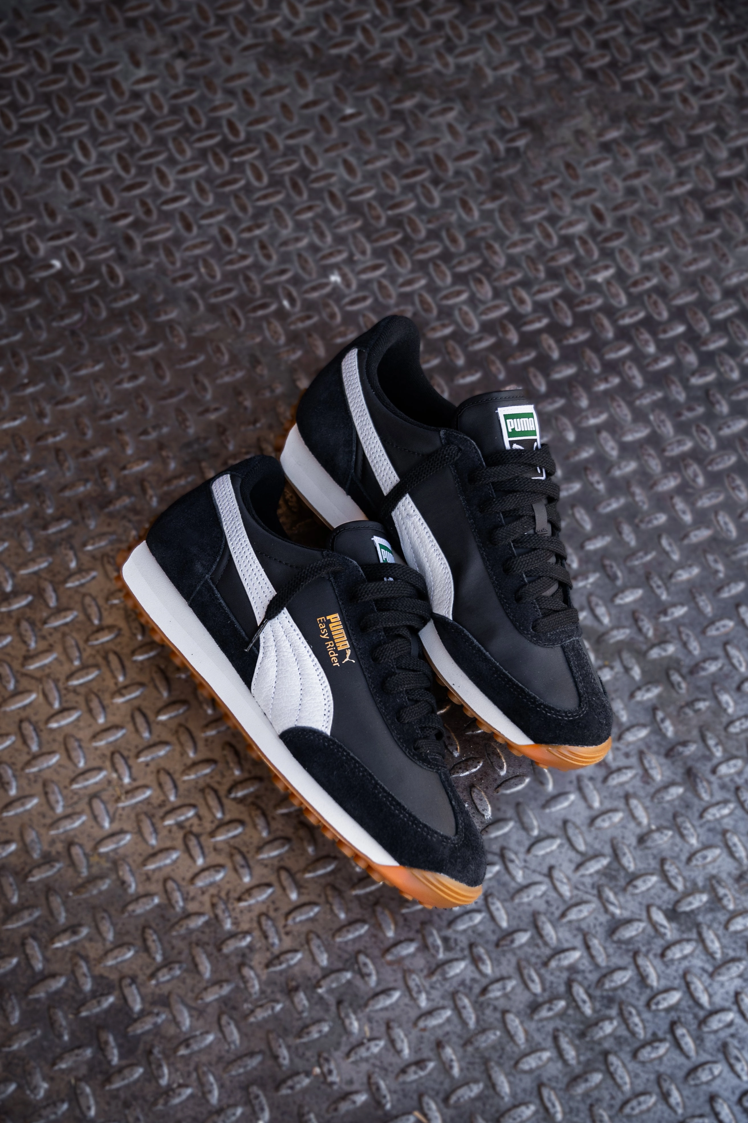 Mens Puma Easy Rider Vintage (Puma Black/Puma White) Puma athletic shoe visuals