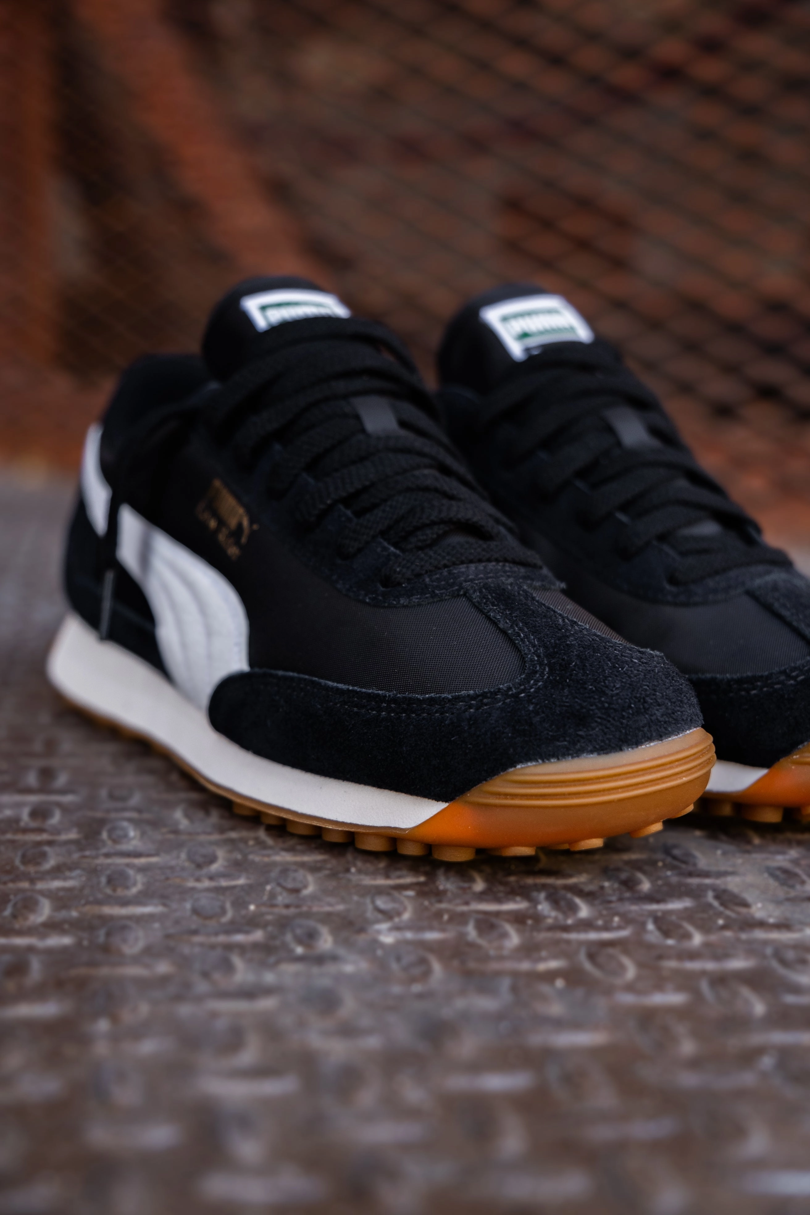 Mens Puma Easy Rider Vintage (Puma Black/Puma White) Puma athletic shoe visuals