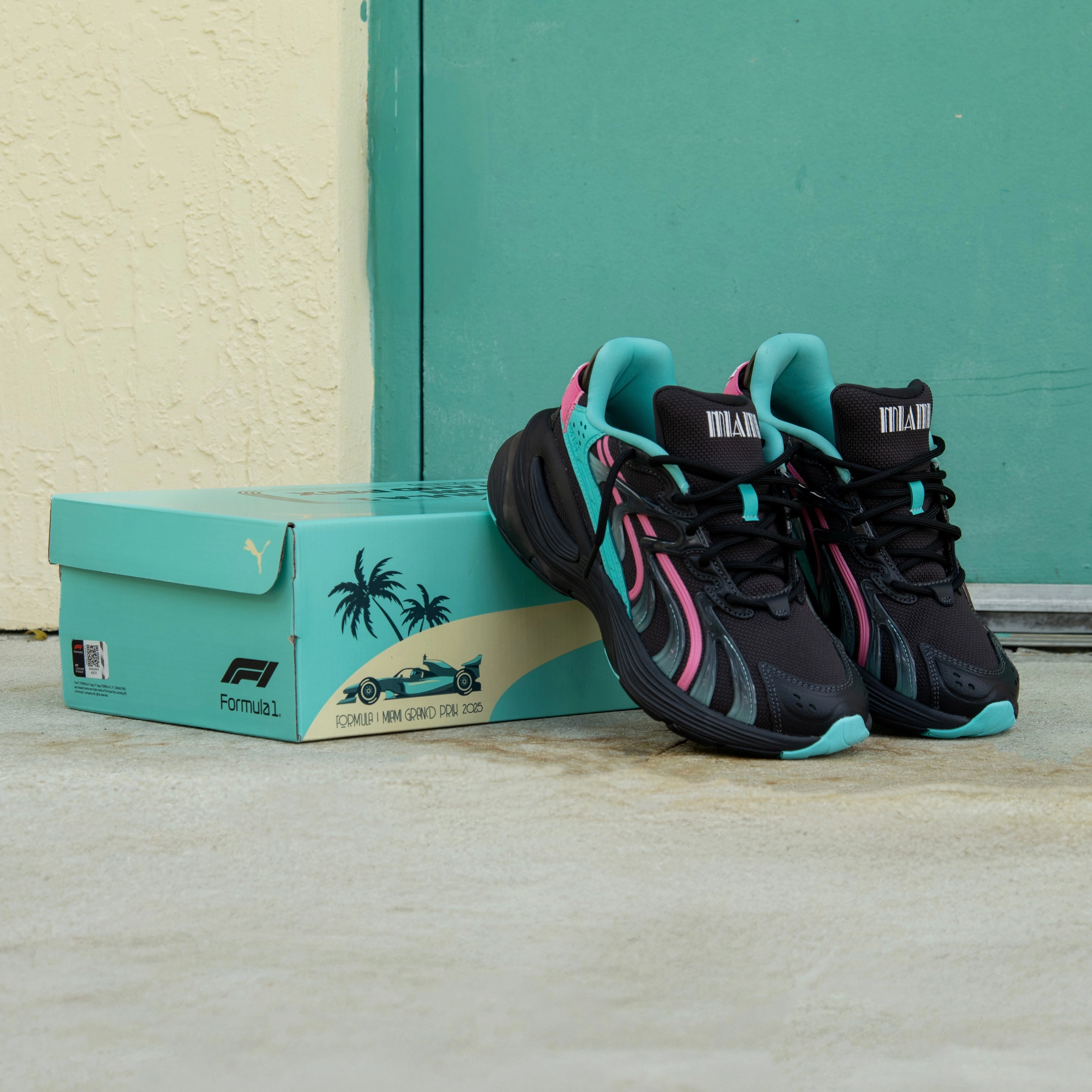 Mens Puma F1 Inverse Miami (Flat Dark Grey/Aquatic) Puma athletic shoe visuals
