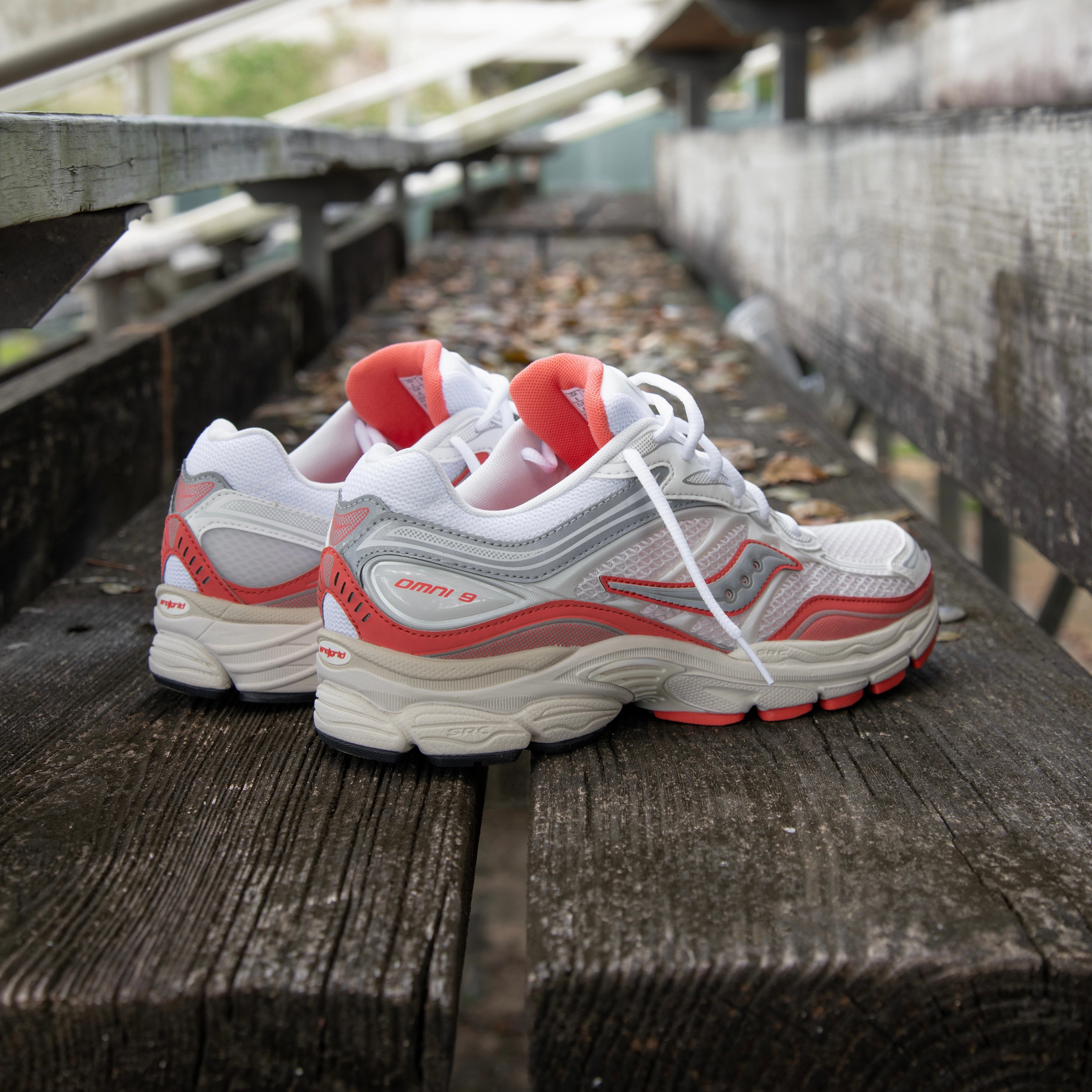 Mens Saucony ProGrid Omni 9 (Ivory/Coral) Saucony versatile athletic footwear