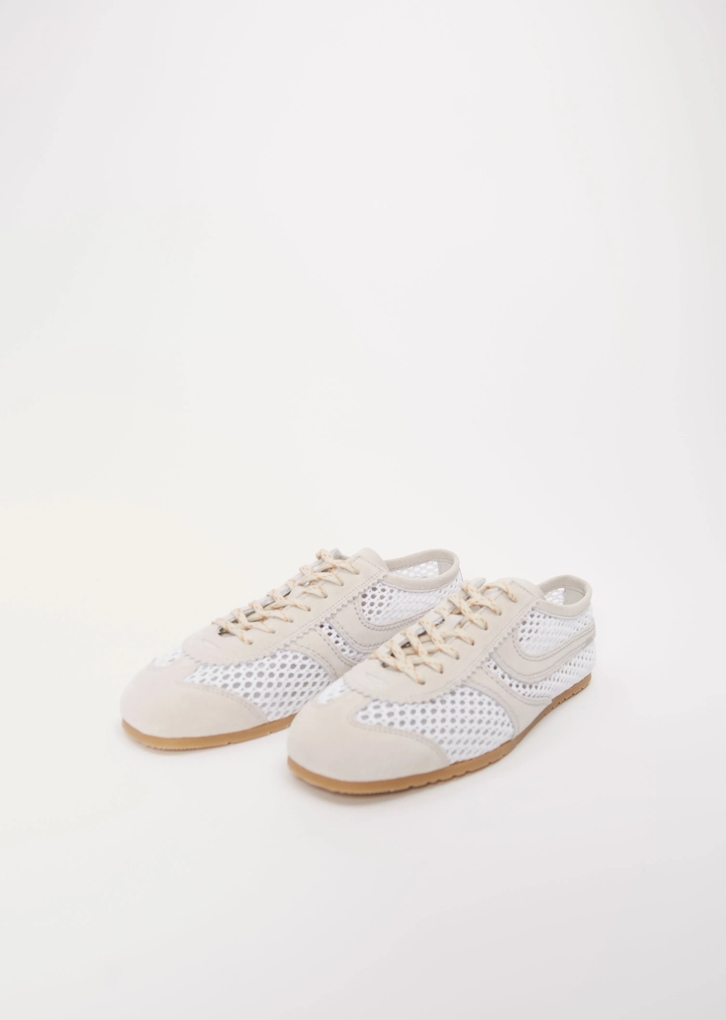 Mesh Trainer  White