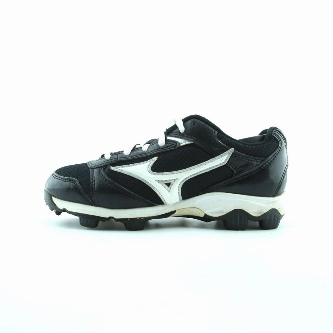 MIZUNO . Mizuno sporty athletic shoe styles