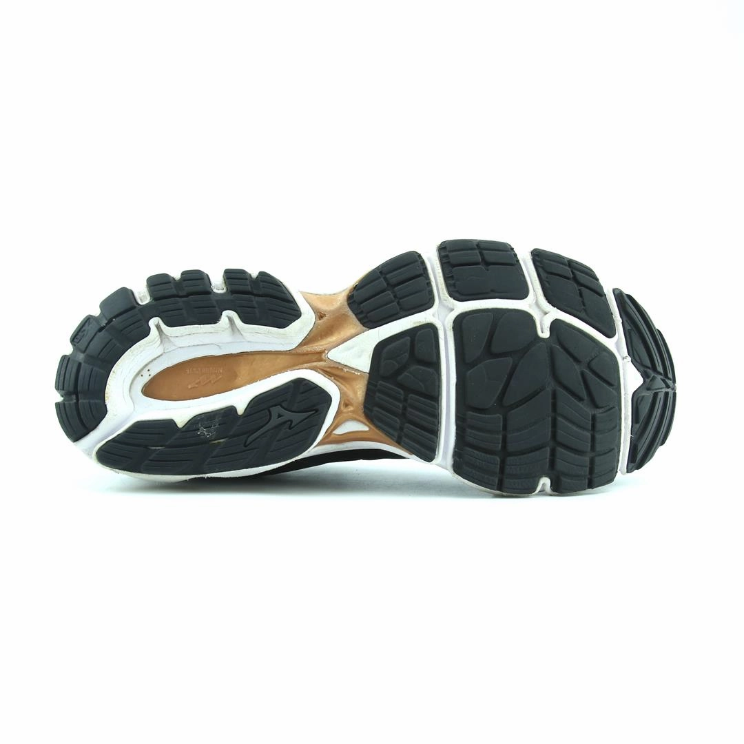 MIZUNO WAVE INSPIRE 16 Mizuno sport shoe styles