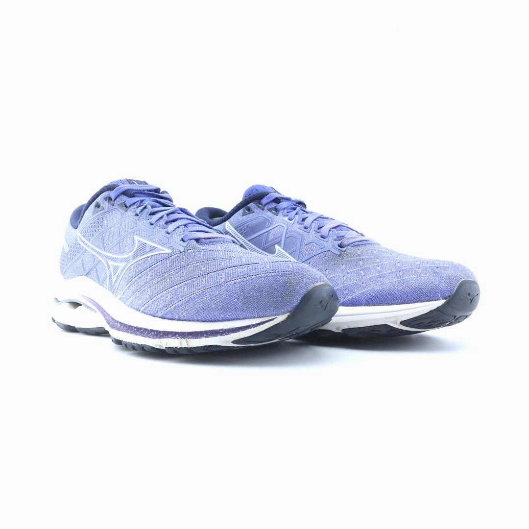 MIZUNO WAVE INSPIRE 18 Mizuno sport shoe styles