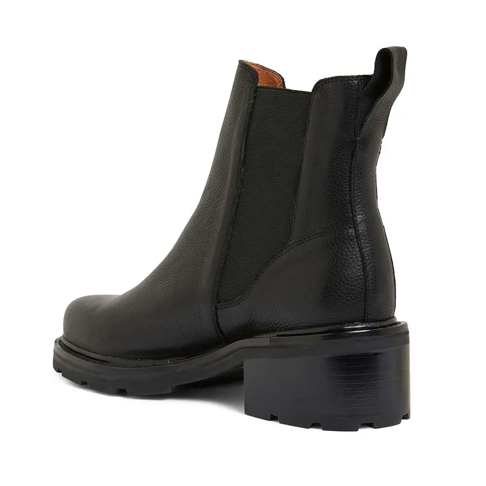 Nepal Boot in Black Leather