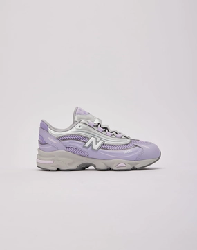 New Balance 1000 Grade-School New Balance sneakers with cushioned midsoles