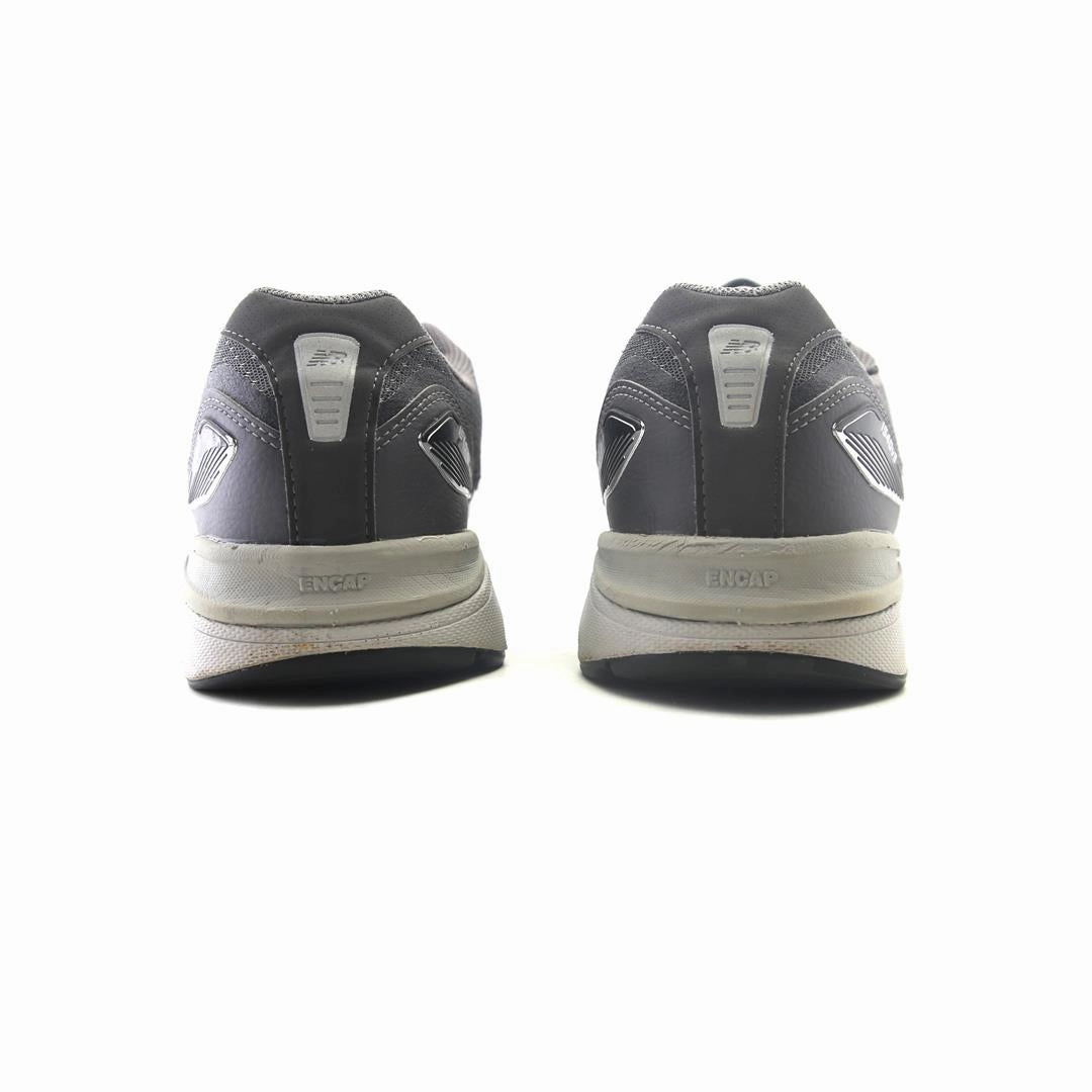 NEW BALANCE 1540 V3 retro New Balance shoe shots