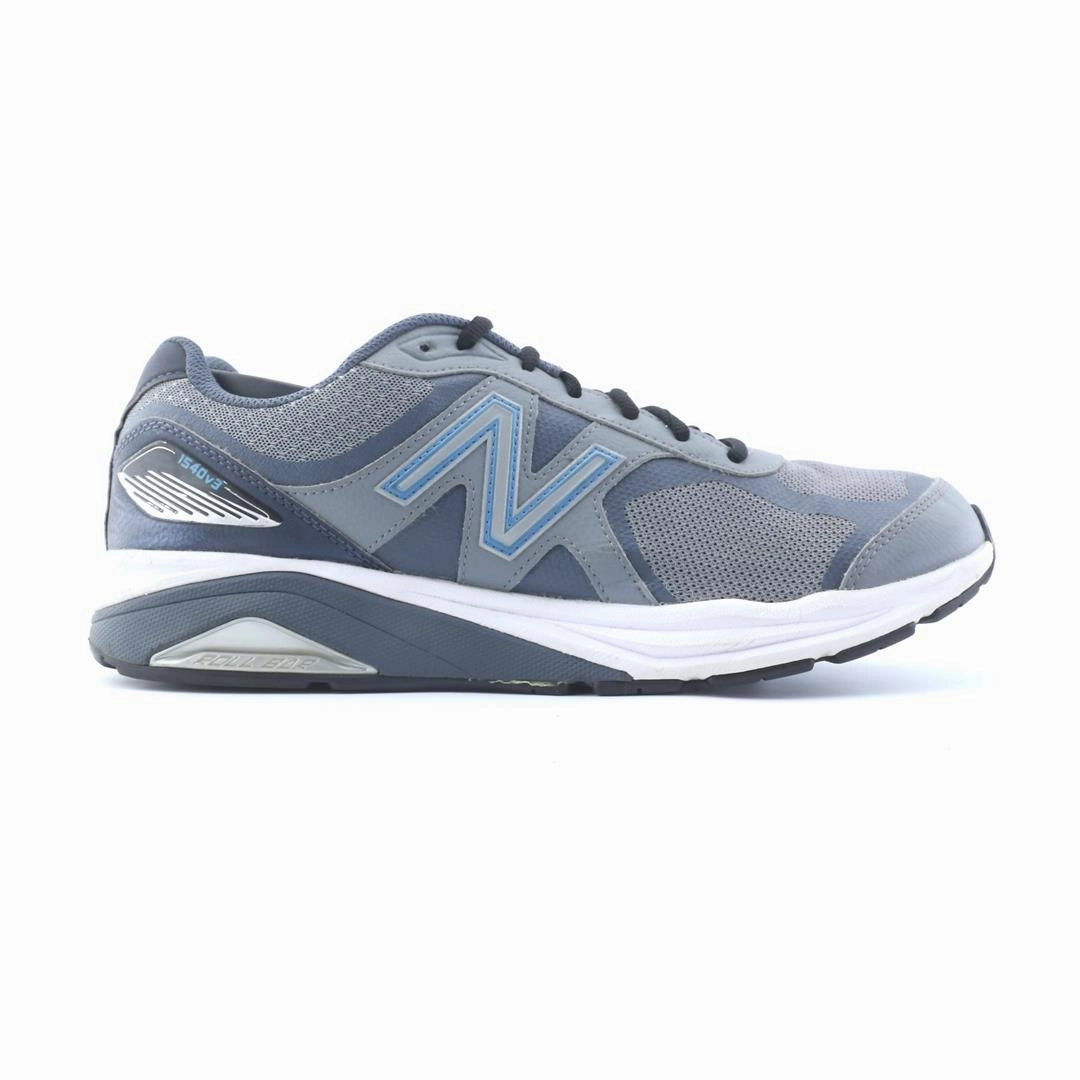 NEW BALANCE 1540V3 New Balance trainer visuals