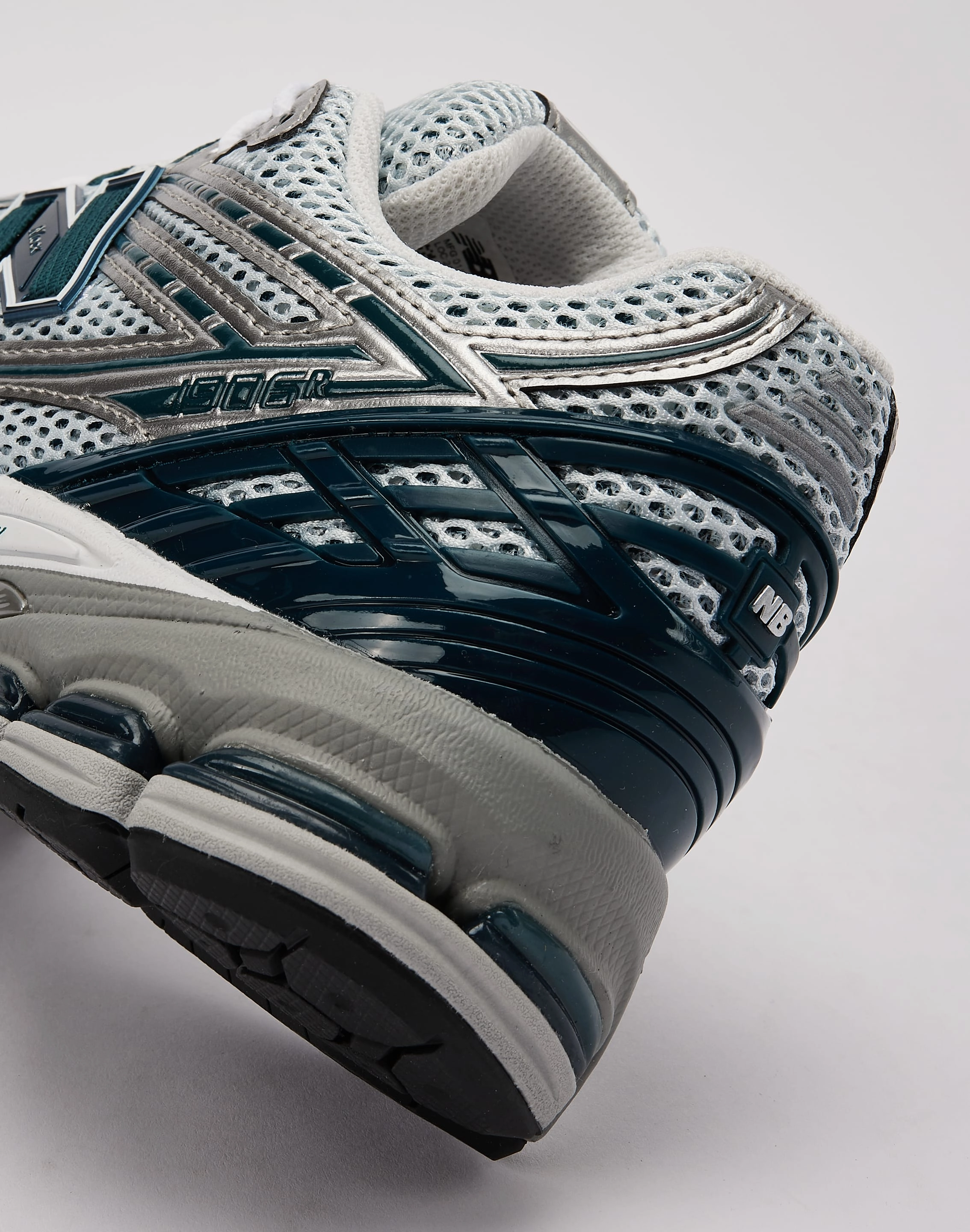 New Balance 1906R Cushioned Shoes