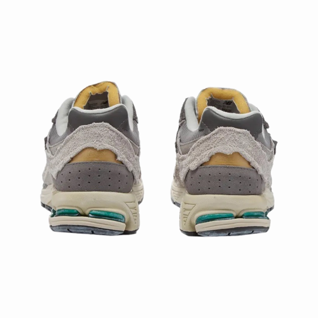 New Balance 2002R Protection Pack Rain Cloud Grey White Iconic Court Sneakers