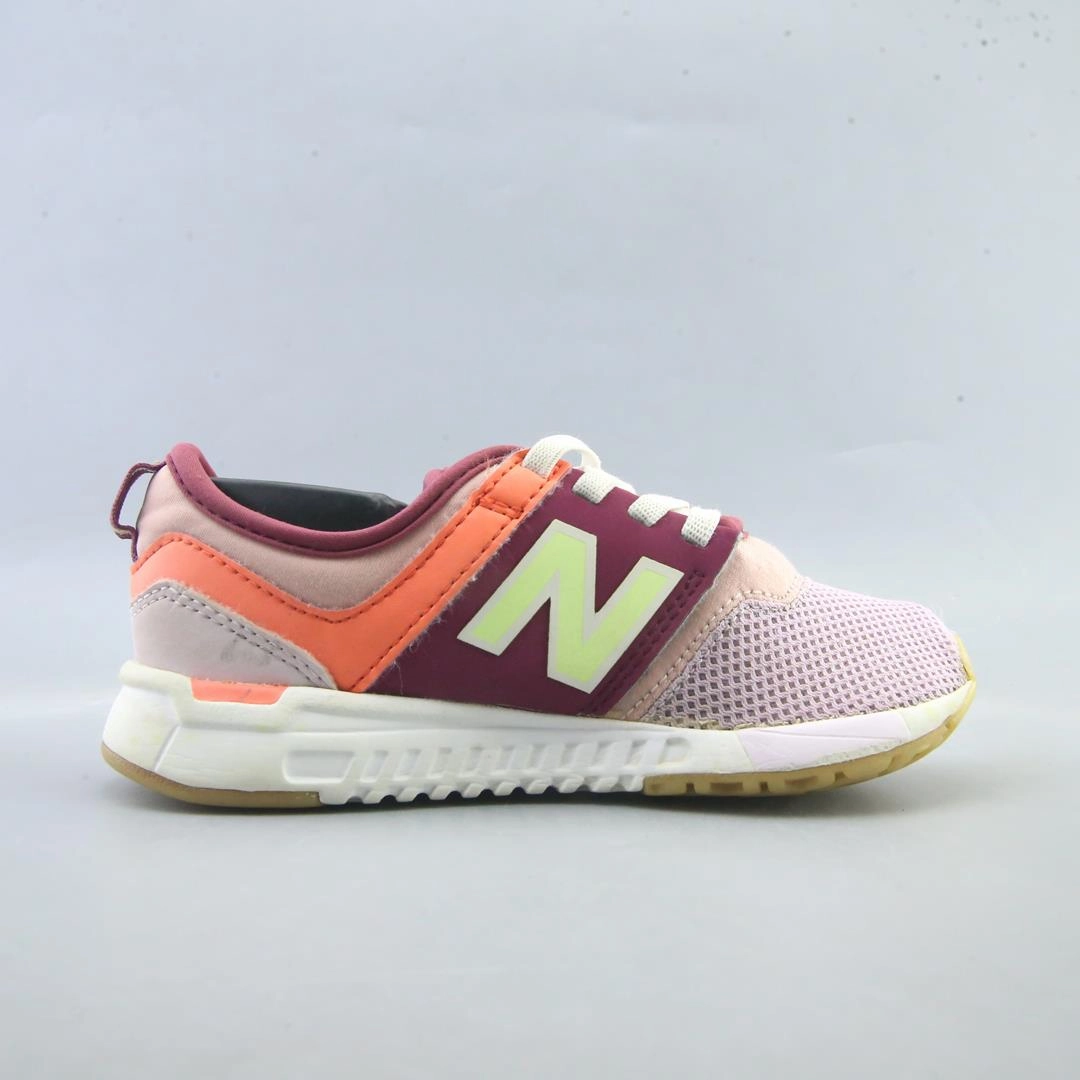 NEW BALANCE 247 New Balance casual shoe looks