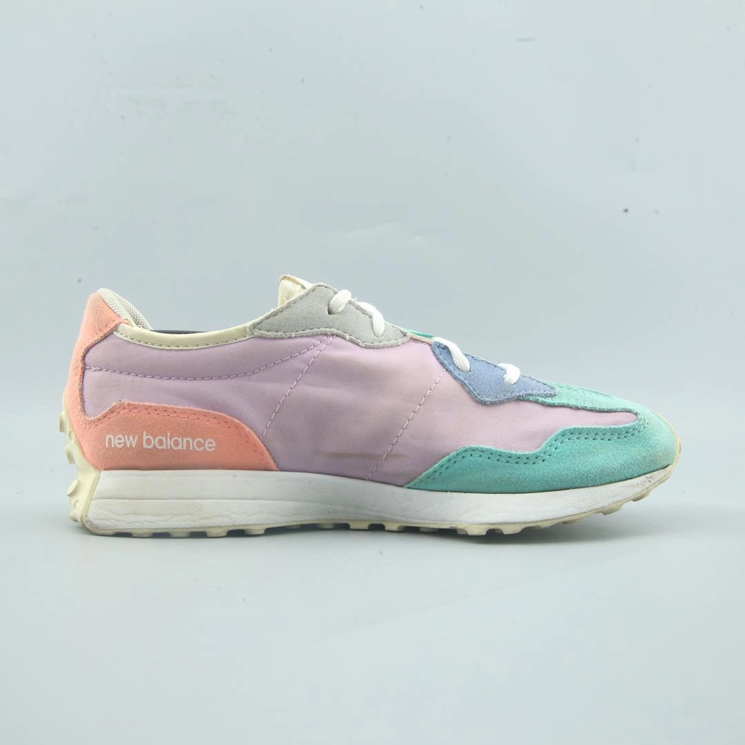 NEW BALANCE 327 New Balance trainer visuals