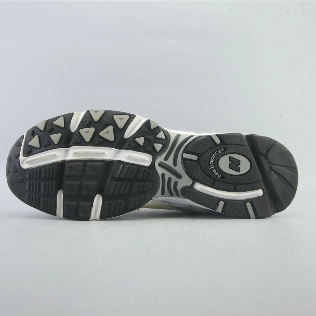 NEW BALANCE 409 retro New Balance shoe shots