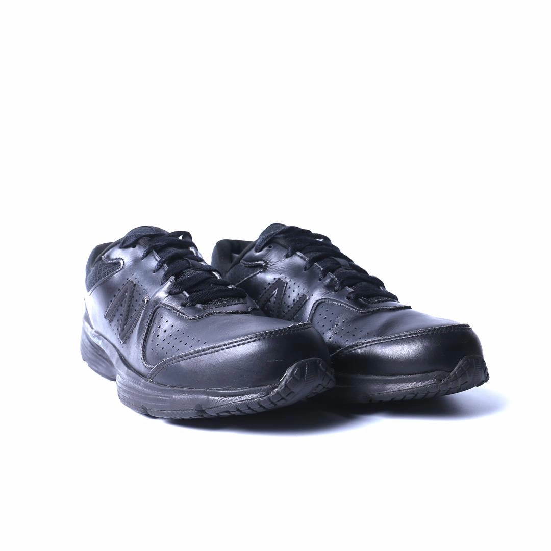 NEW BALANCE 411 V2 stylish New Balance designs