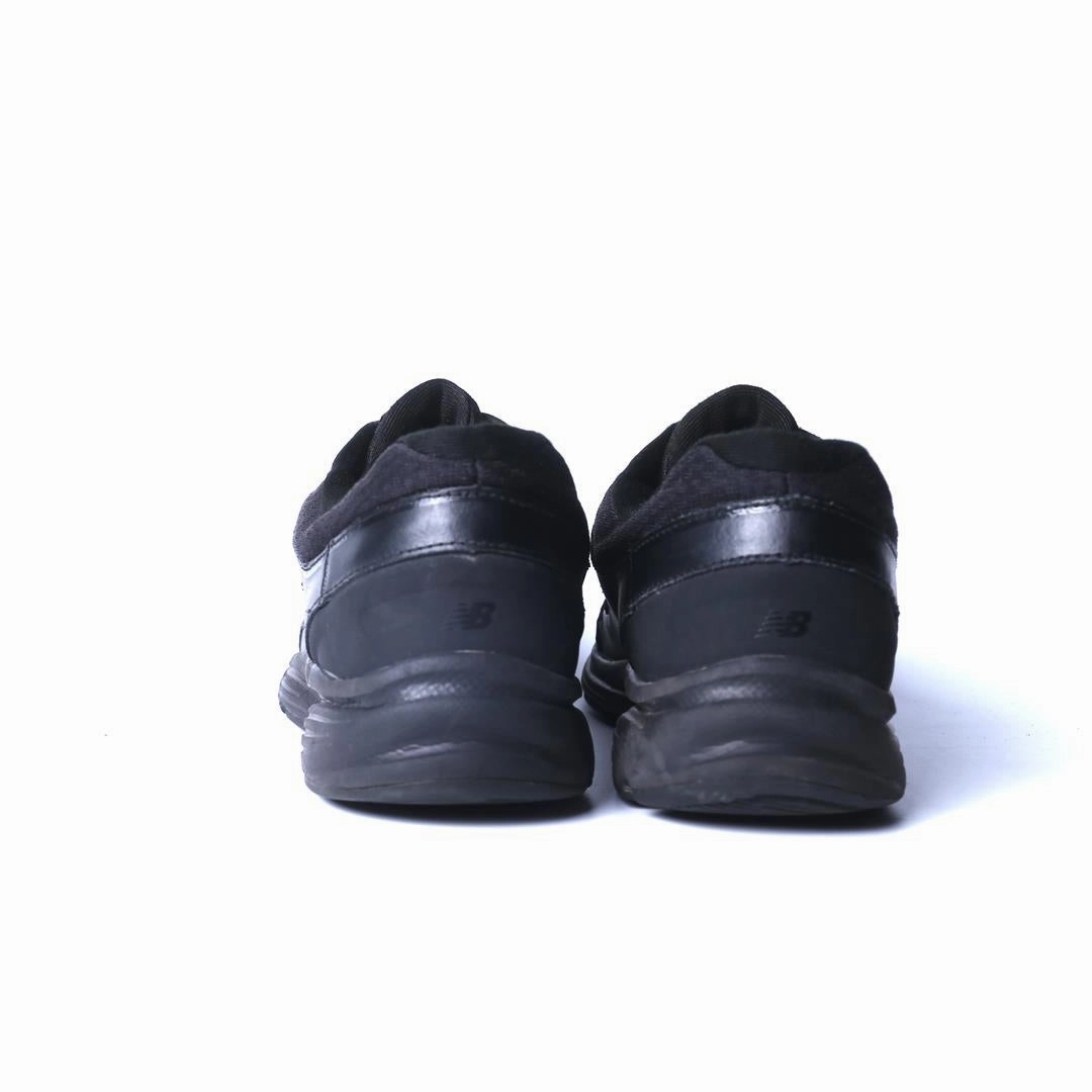 NEW BALANCE 411V2 stylish New Balance designs
