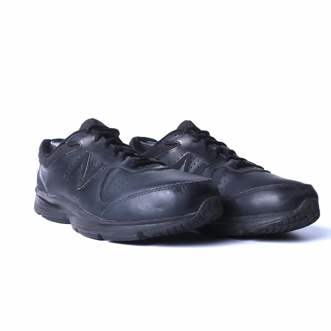 NEW BALANCE 411V2 stylish New Balance designs