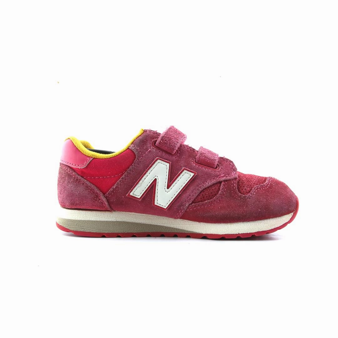 NEW BALANCE 520 New Balance casual shoe looks