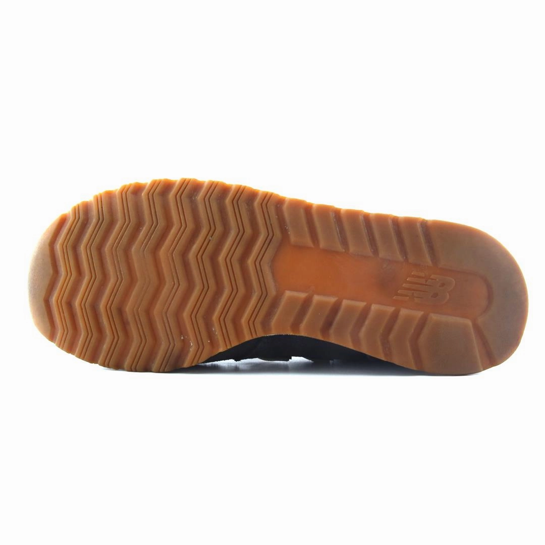 NEW BALANCE 520 V2 New Balance casual shoe looks