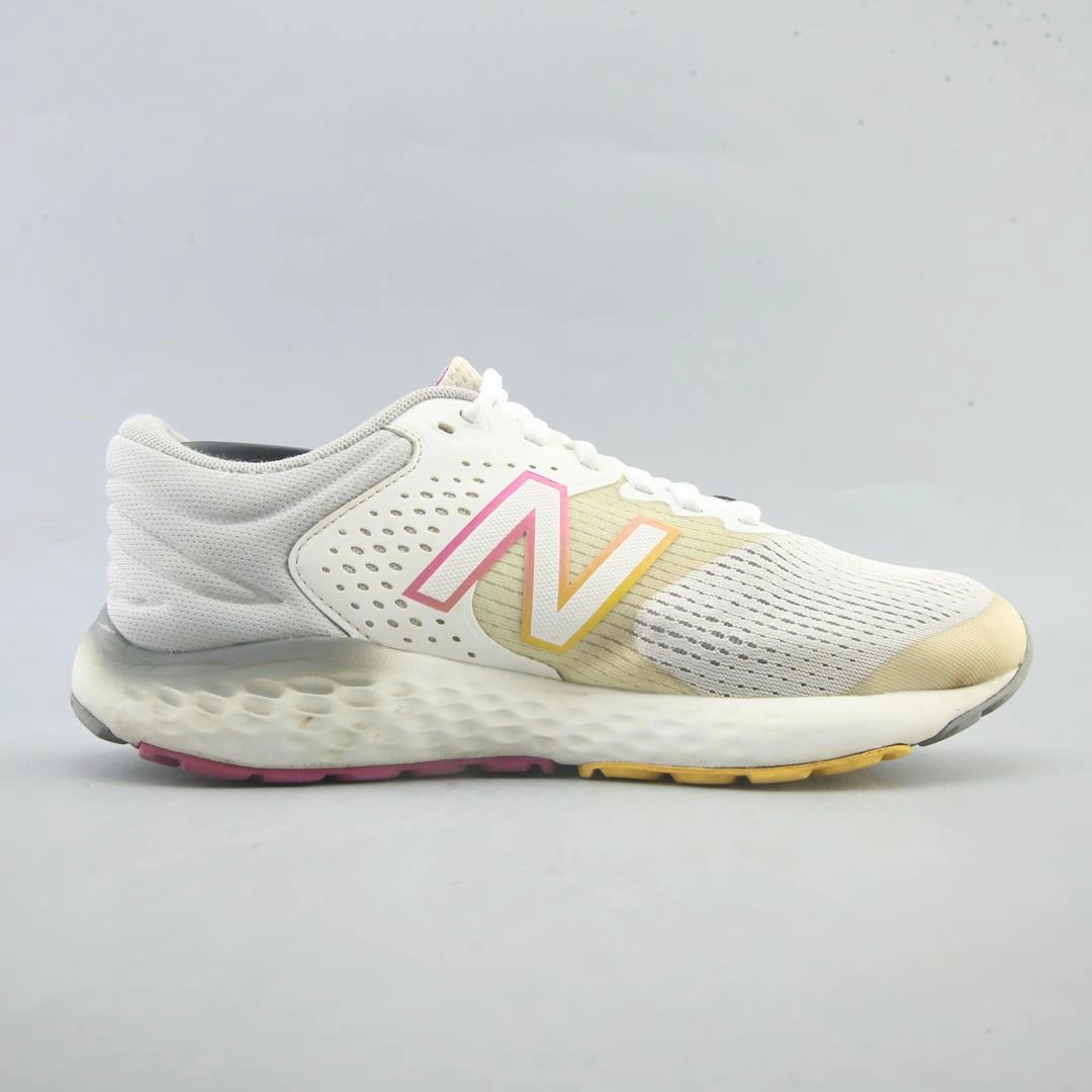 NEW BALANCE 520 V7 New Balance trainer visuals