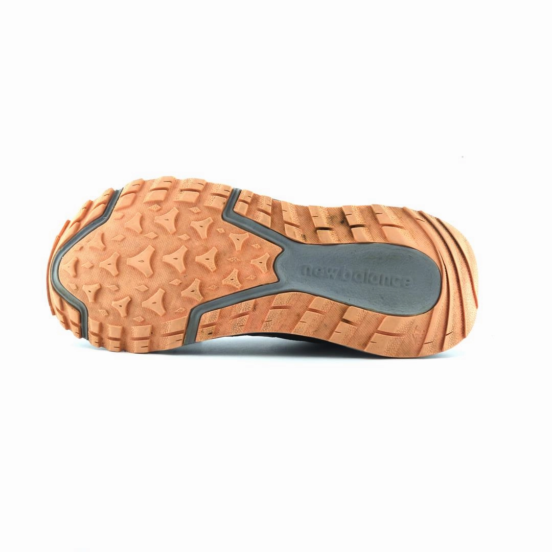 NEW BALANCE 590 V2 stylish New Balance designs
