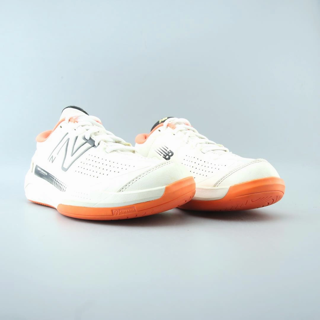NEW BALANCE  696 V5 stylish New Balance designs