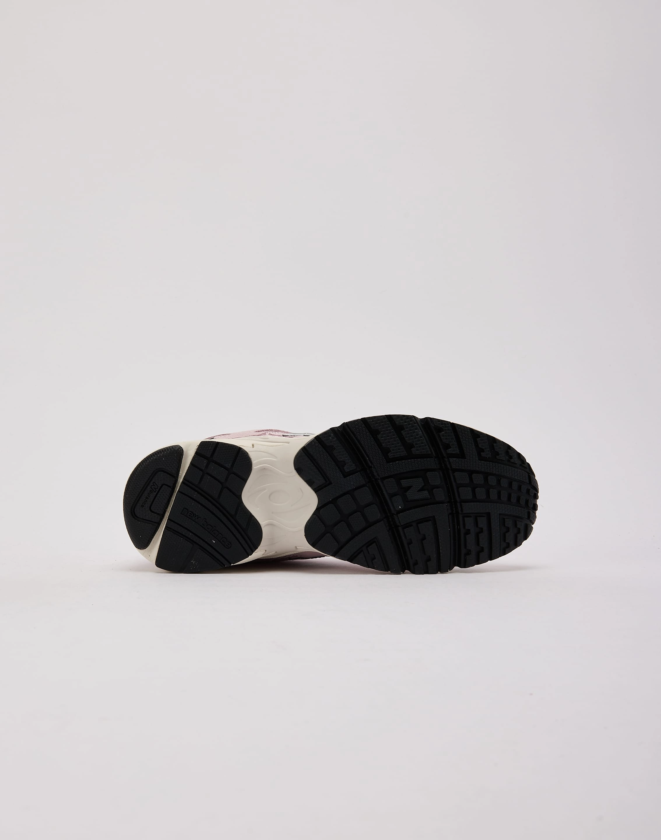 New Balance 725v1 Grade-School Cushioned Shoes